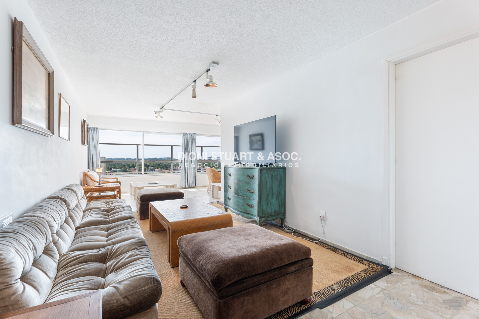 Apartamento ID.479 - ALQUILER ANUAL PENT HOUSE DUPLEX CON PARRILLERO 4 DORMITORIOS TORRE WASHINGTON - COMPLEJO LINCOLN CENTER