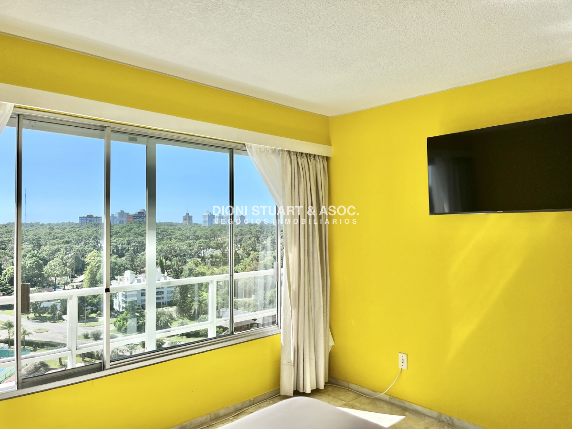 Apartamento ID.121 - OPORTUNIDAD EN VENTA - FRENTE AL MAR -  2 DORM Y MEDIO - COMPLEJO LINCOLN CENTER - TORRE WASHINGTON
