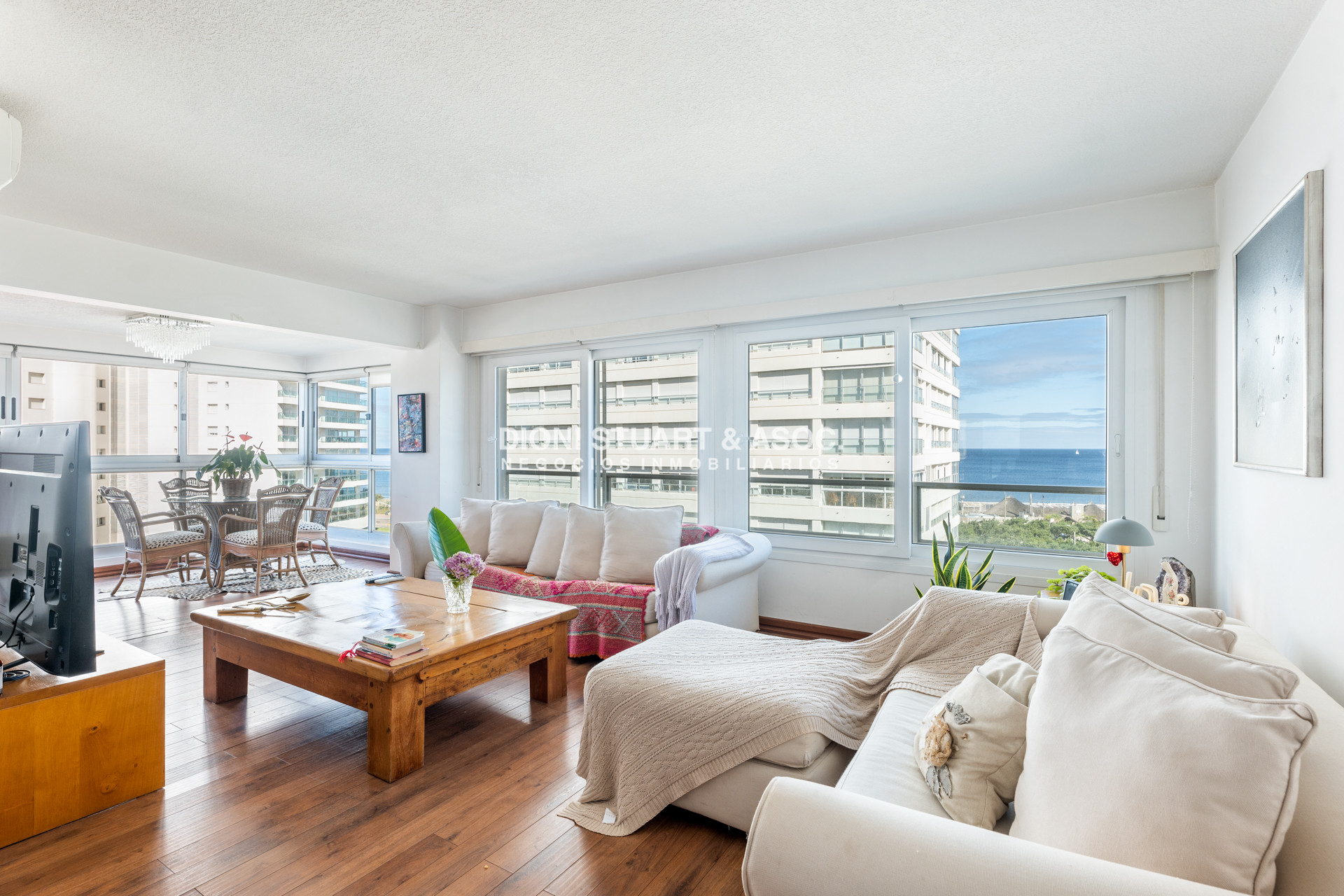 Apartamento ID.665 - DEPARTAMENTO EN VENTA EN PLAYA MANSA - 3 DORM Y DEP. - RECICLADO - COMPLEJO LINCOLN CENTER - TORRE JEFFERSON