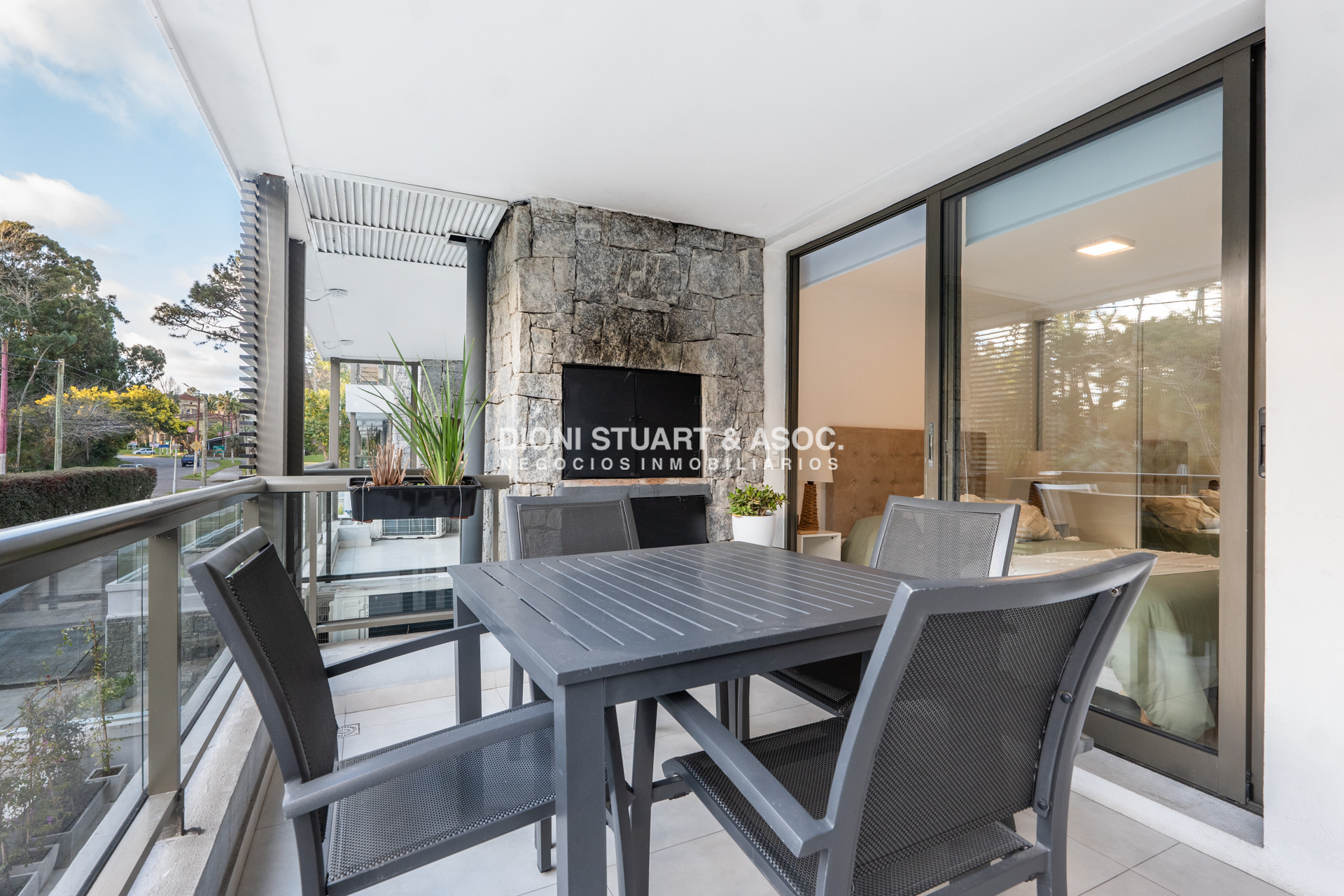 Apartamento ID.1050 - VENTA APARTAMENTO 1 DORM Y MEDIO CON PARRILLERO - EDIFICIO UNIQUE 