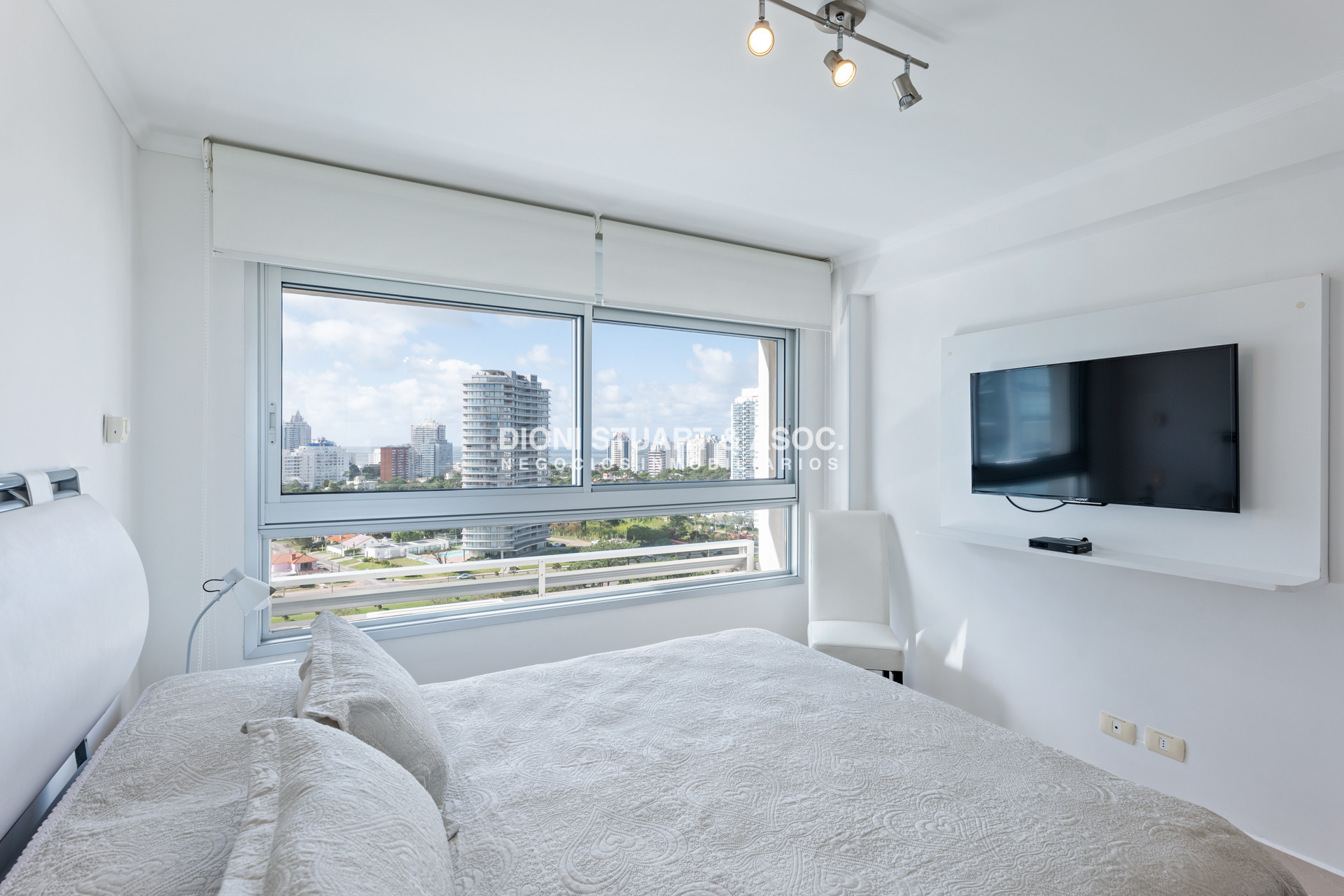 Apartamento ID.661 - Apartamento en Alquiler Invernal - Anual - Temporada - Edificio Miami Boulevard I - Playa Mansa - Punta del Este