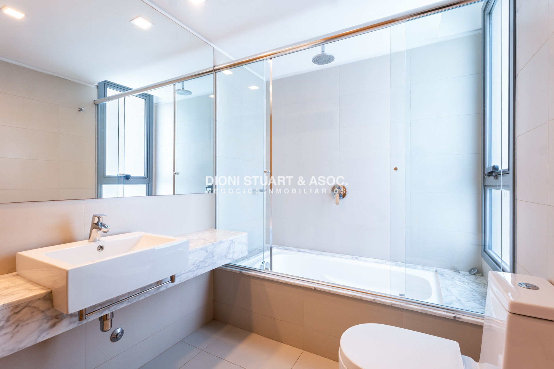Apartamento ID.874 - Tiburon Terrazas Barra SS - Semi piso con piscina