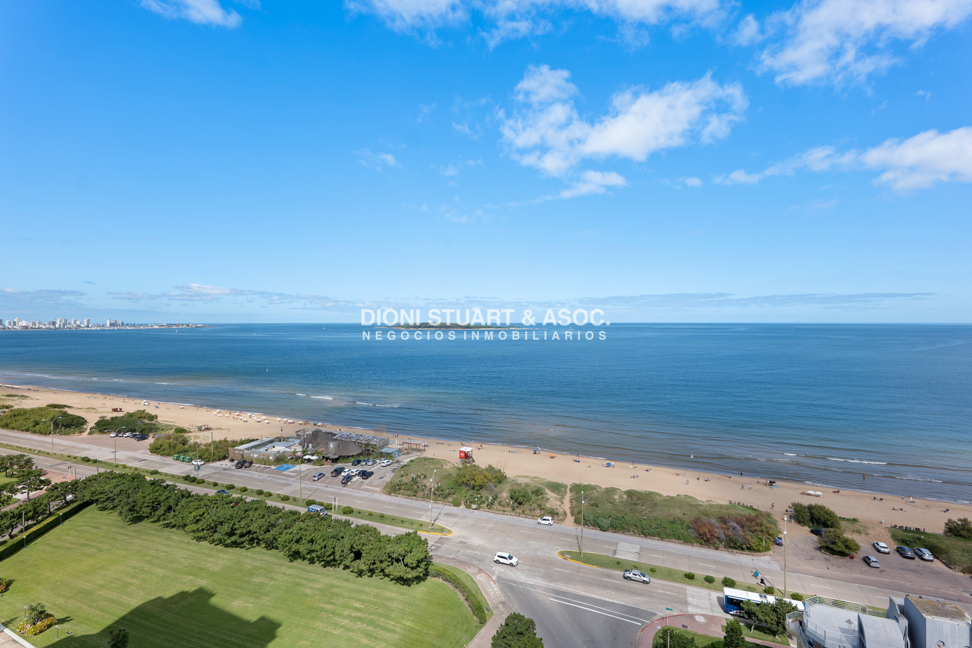 Apartamento ID.645 - Goleta -  Piso Alto Central - 3 Dorms