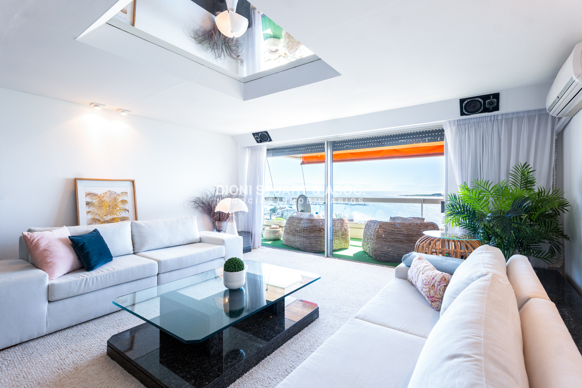 Apartamento ID.850 - Edificio El Torreon - 3 Dorm y Dep. - Apartamento Primera Linea Mansa
