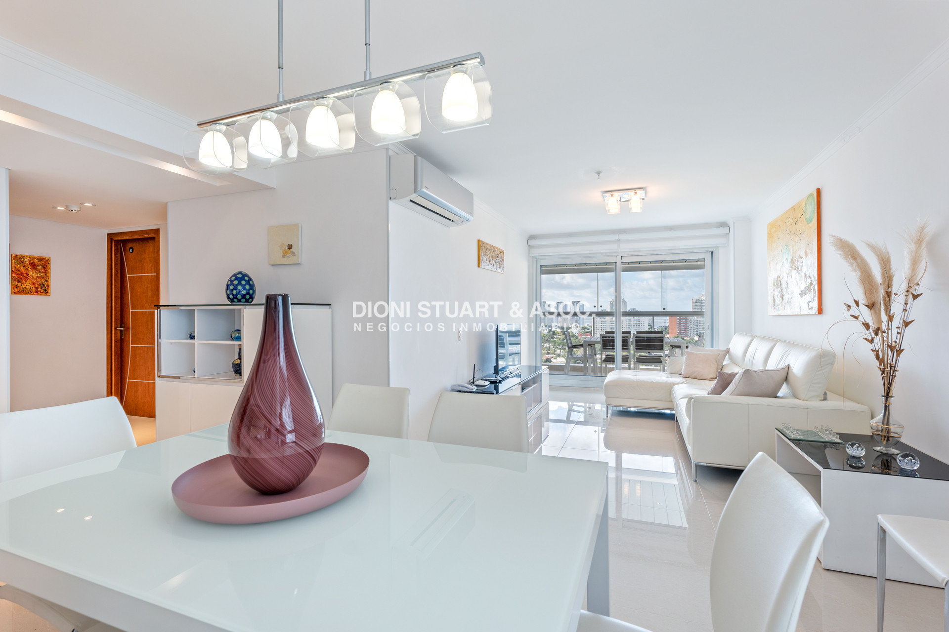 Apartamento ID.661 - Apartamento en Alquiler Invernal - Anual - Temporada - Edificio Miami Boulevard I - Playa Mansa - Punta del Este