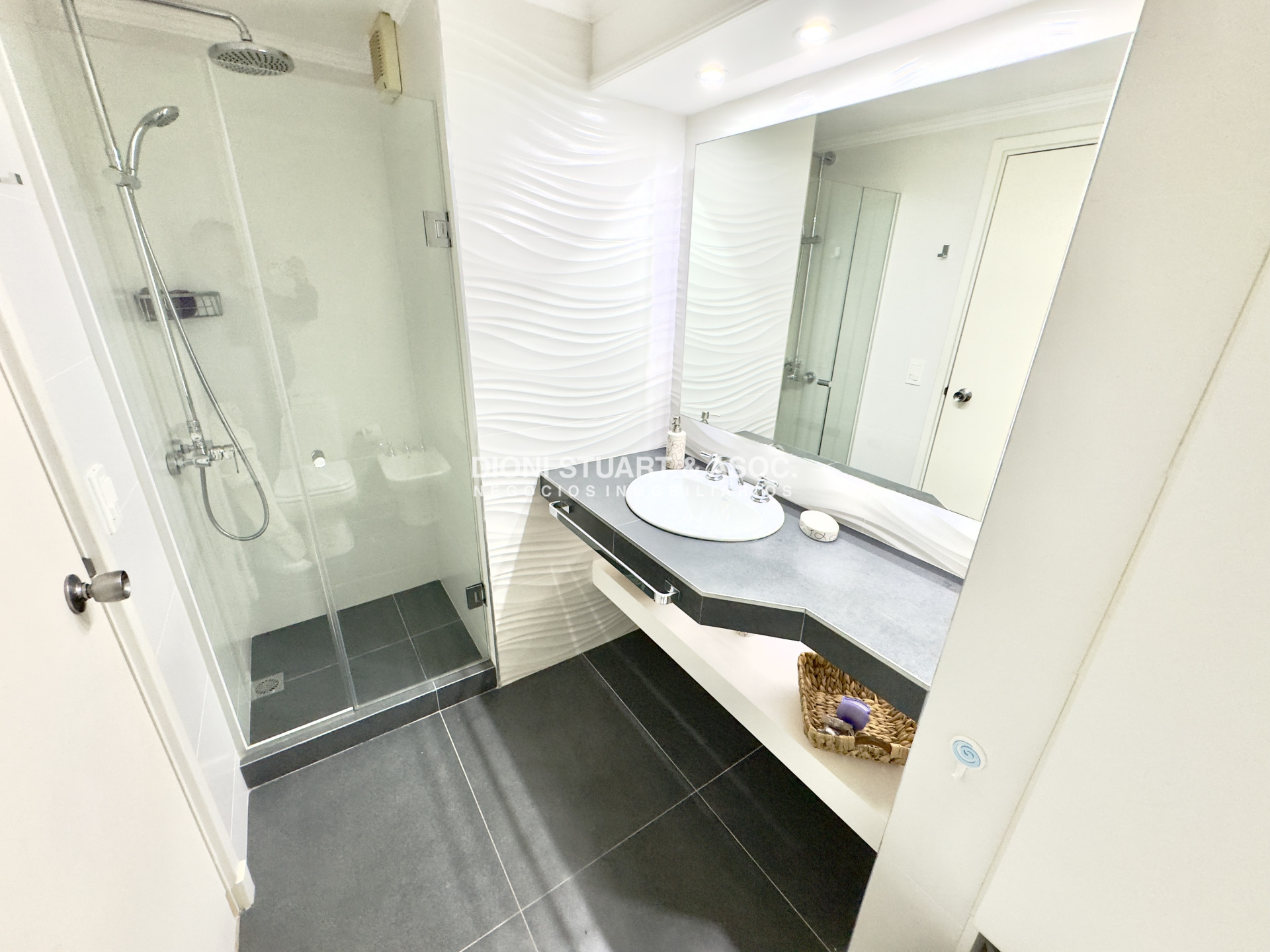 Apartamento ID.1105 - APARTAMENTO EN ALQUILER DE VERANO 2 DORMITORIO Y MEDIO FRENTE AL MAR TODOS LOS AMENITIES TORRE WASHINGTON COMPLEJO LINCOLN CENTER