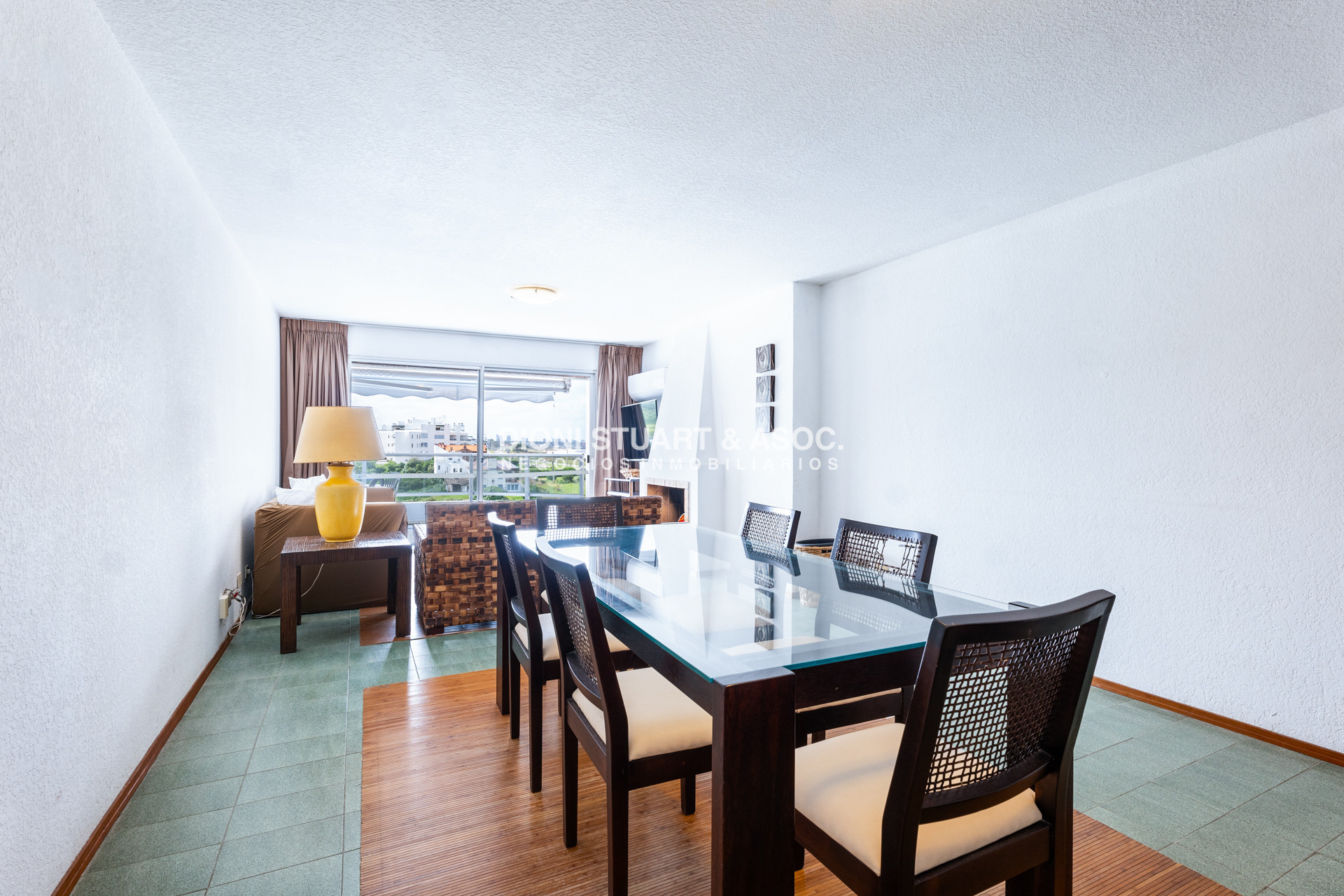 Apartamento ID.391 - DEPARTAMENTO PENT HOUSE DUPLEX EN PLAYA MANSA EN VENTA - 3 DORMITORIOS - CON ESTUFA Y BARBACOA