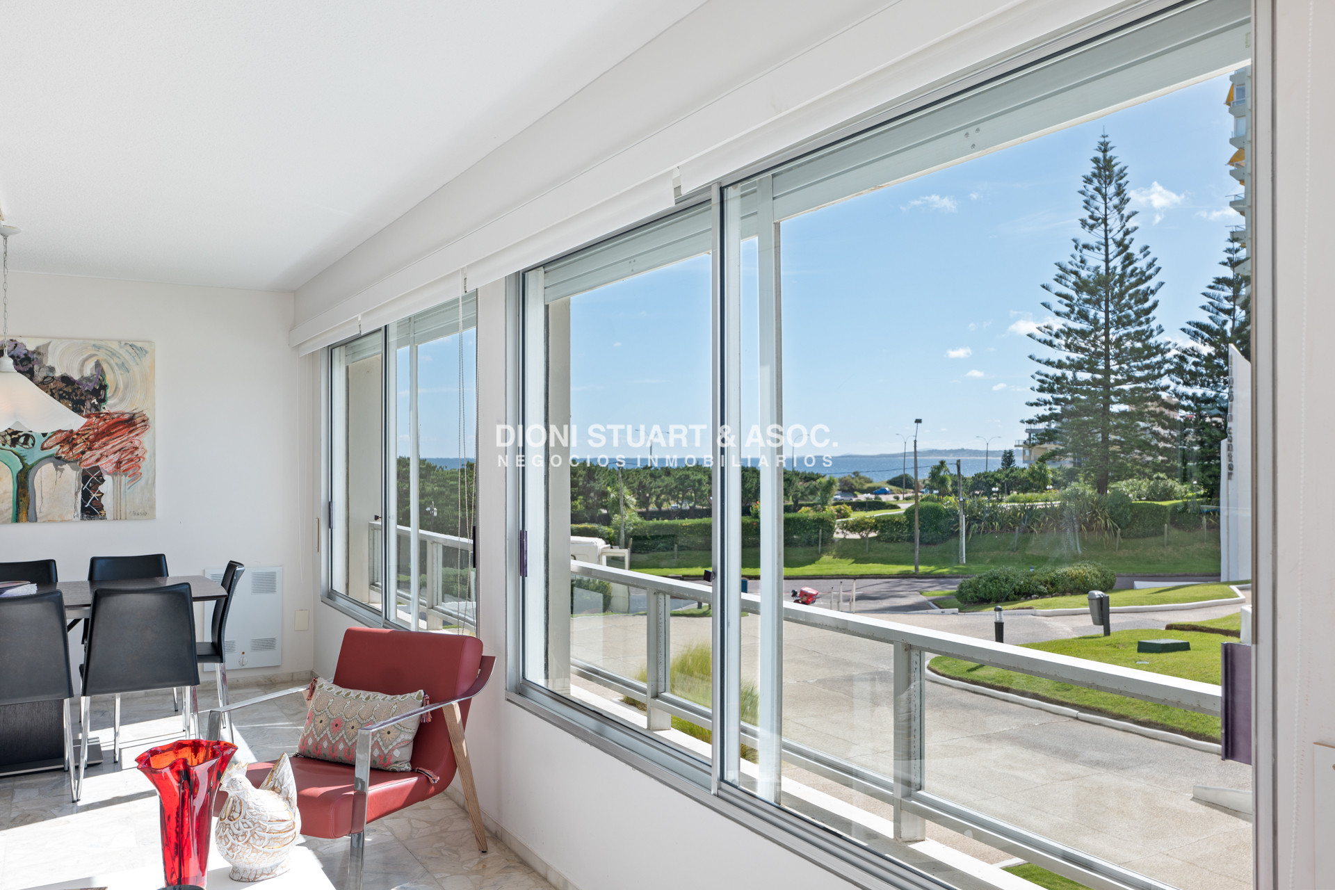 Apartamento ID.407 - Oportunidad - Apartamento en Venta - Primera Linea Mansa - 2 Dormitorios y Medio - Reciclado - Complejo Lincoln Center