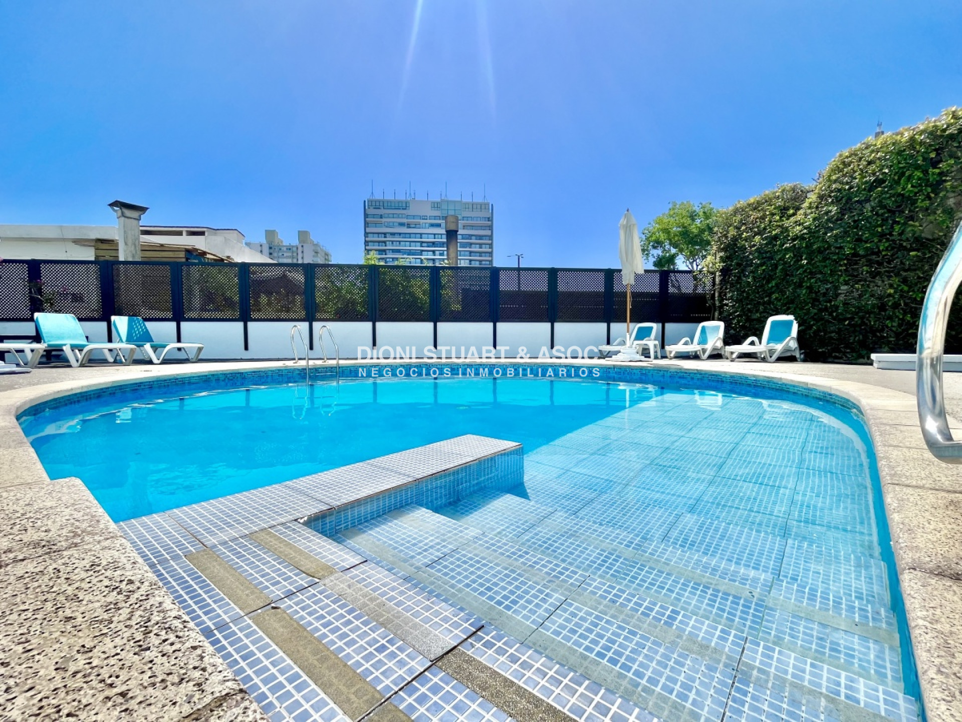 Apartamento ID.455 - Apartamento 1 Dormitorio en Venta! Punta del Este! Excelente Ubicación y Sol! Piscina, Terraza y Cochera!