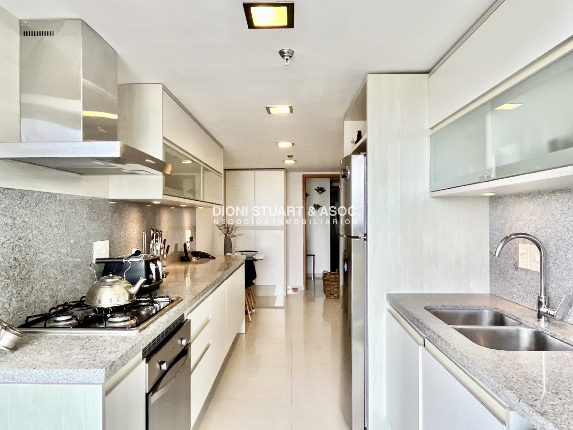 Apartamento ID.417 - DEPARTAMENTO EN PLAYA MANSA EN VENTA - SUNRISE - 3 DORM EN SUITE + DEP.