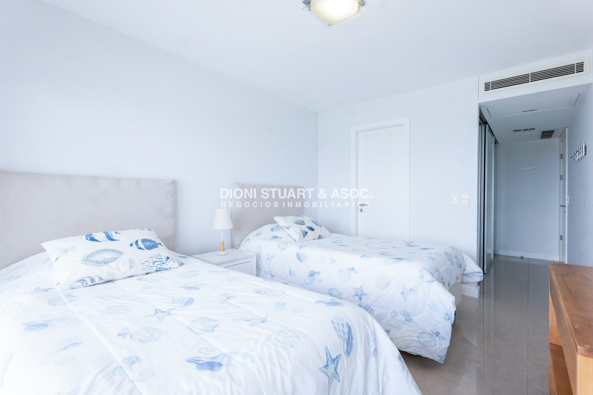 Apartamento ID.1082 - ALQUILER TEMPORADA - ANUAL O INVERNAL - APARTAMENTO EN TORRE AQUARELA - 3 DORMITORIOS EN SUITE - PLAYA MANSA