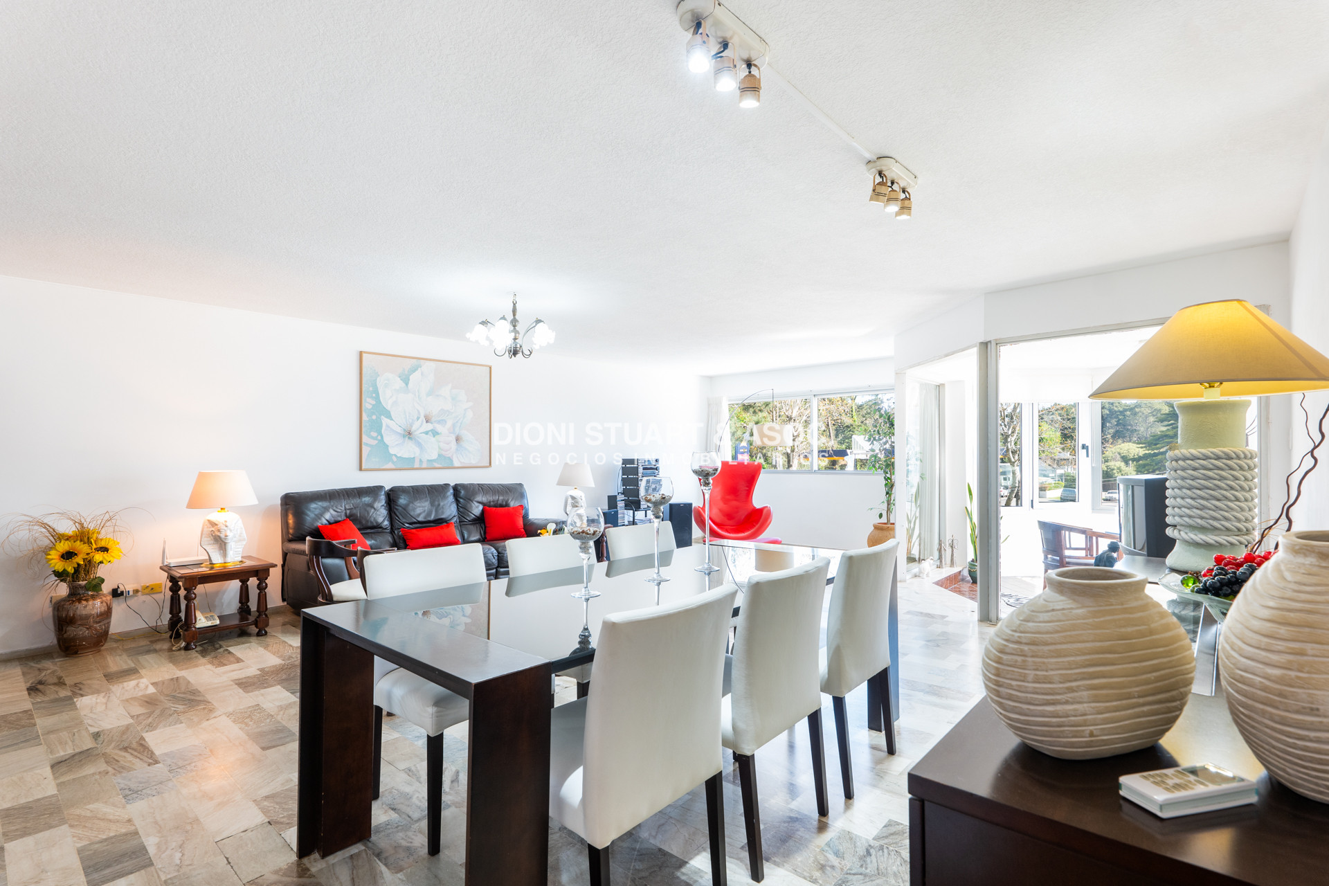 Apartamento ID.776 - Apartamento en Roosevelt Center en Venta - 3 Dormitorios y Dep.
