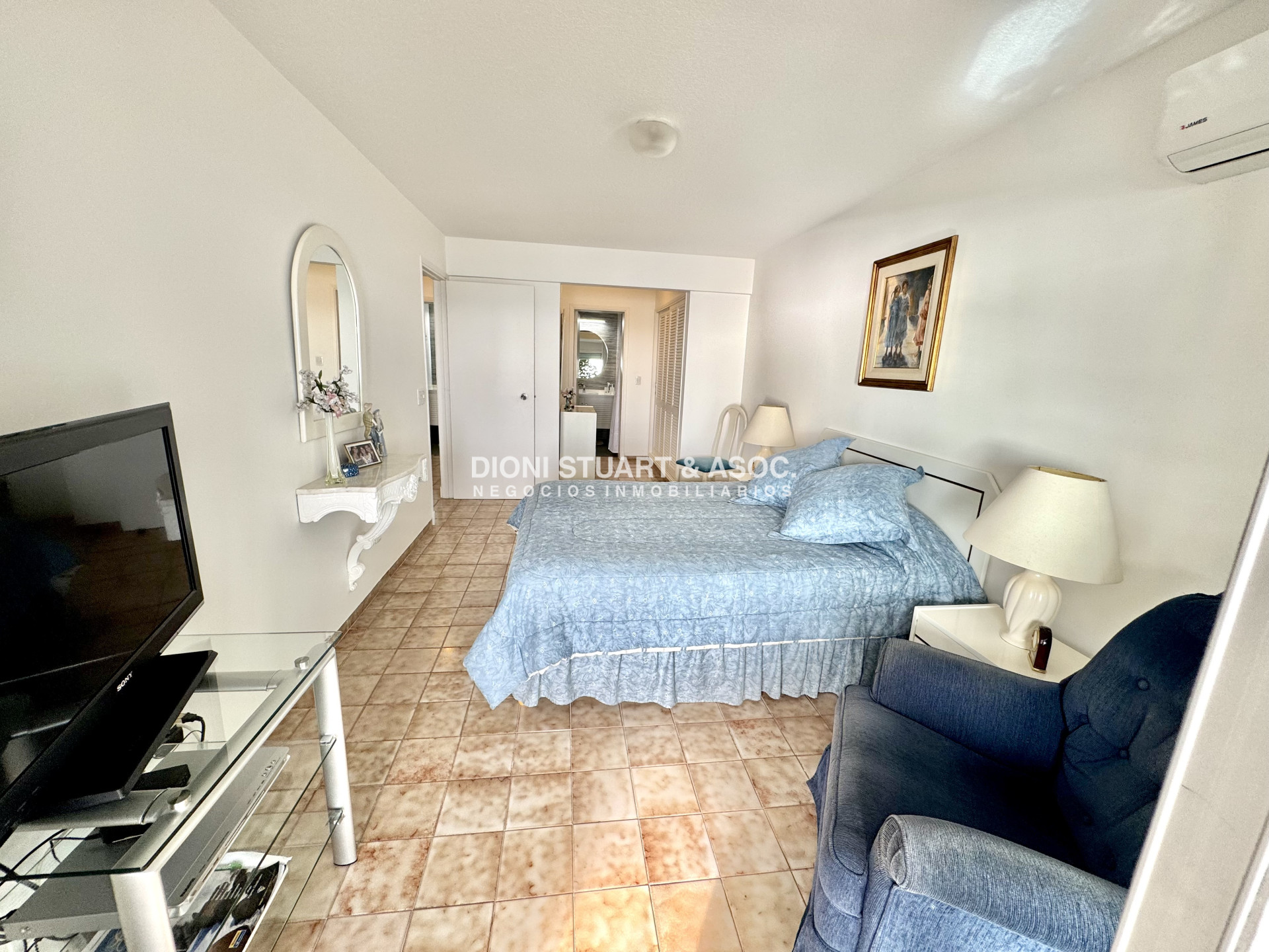 Apartamento ID.1135 - ALQUILER DE TEMPORADA 2 DORMITORIOS Y MEDIO PLAYA MANSA - COMPLEJO LINCOLN CENTER