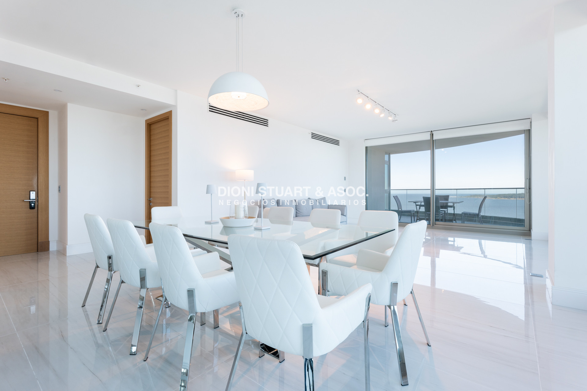 Apartamento ID.737 - FENDI CHATEAU EN VENTA ESQUINERO A PUNTA BALLENA 4 DORMITORIOS EN SUITE