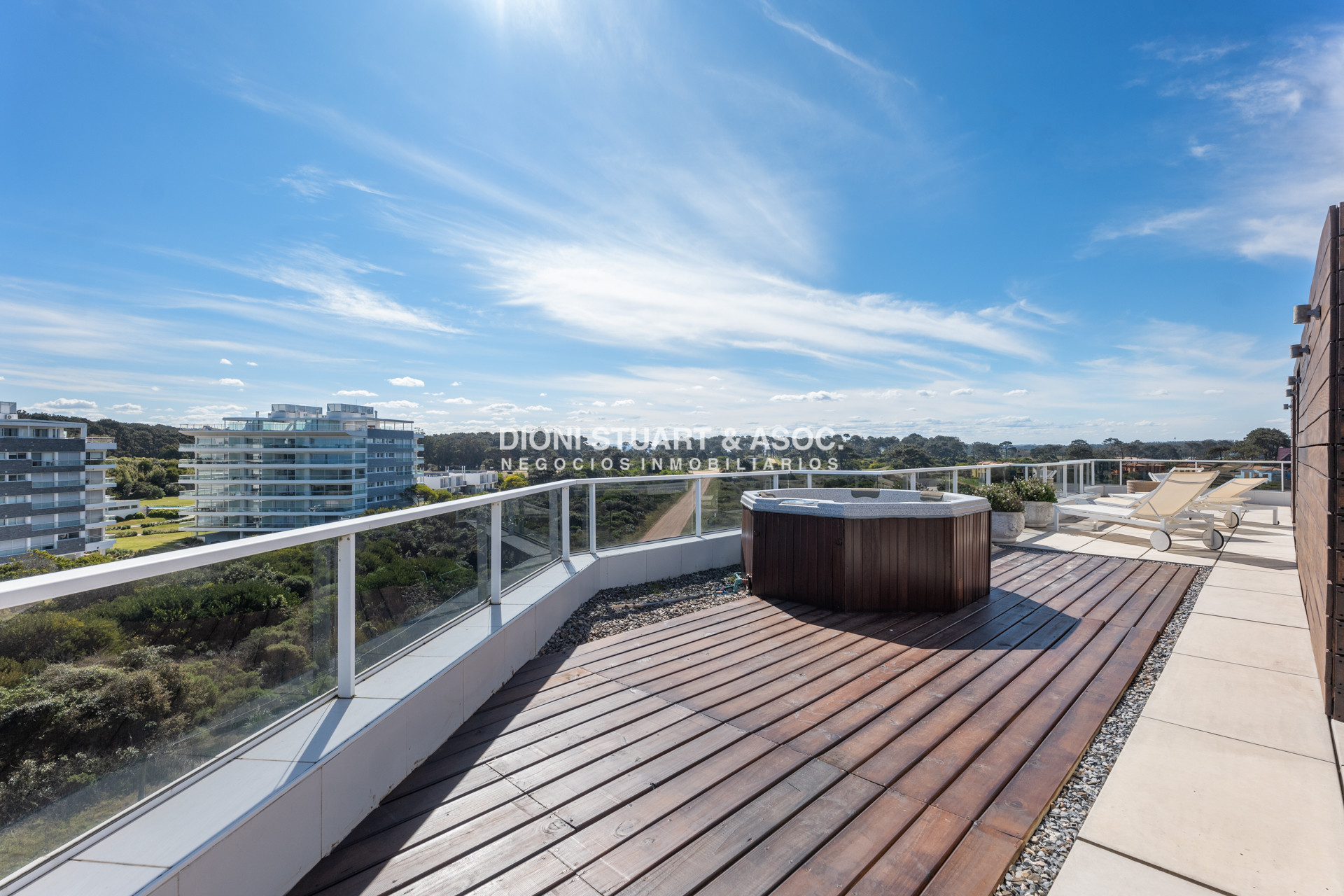 Apartamento ID.757 - PENT HOUSE EN VENTA PRIMERA LINEA BRAVA - EDIF. AGUAS AZULES - 5 DORM EN SUITE