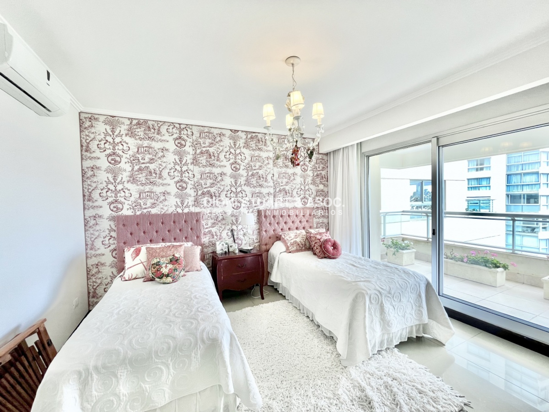 Apartamento ID.116 - Torre Lobos  -  Esquinero - En Venta