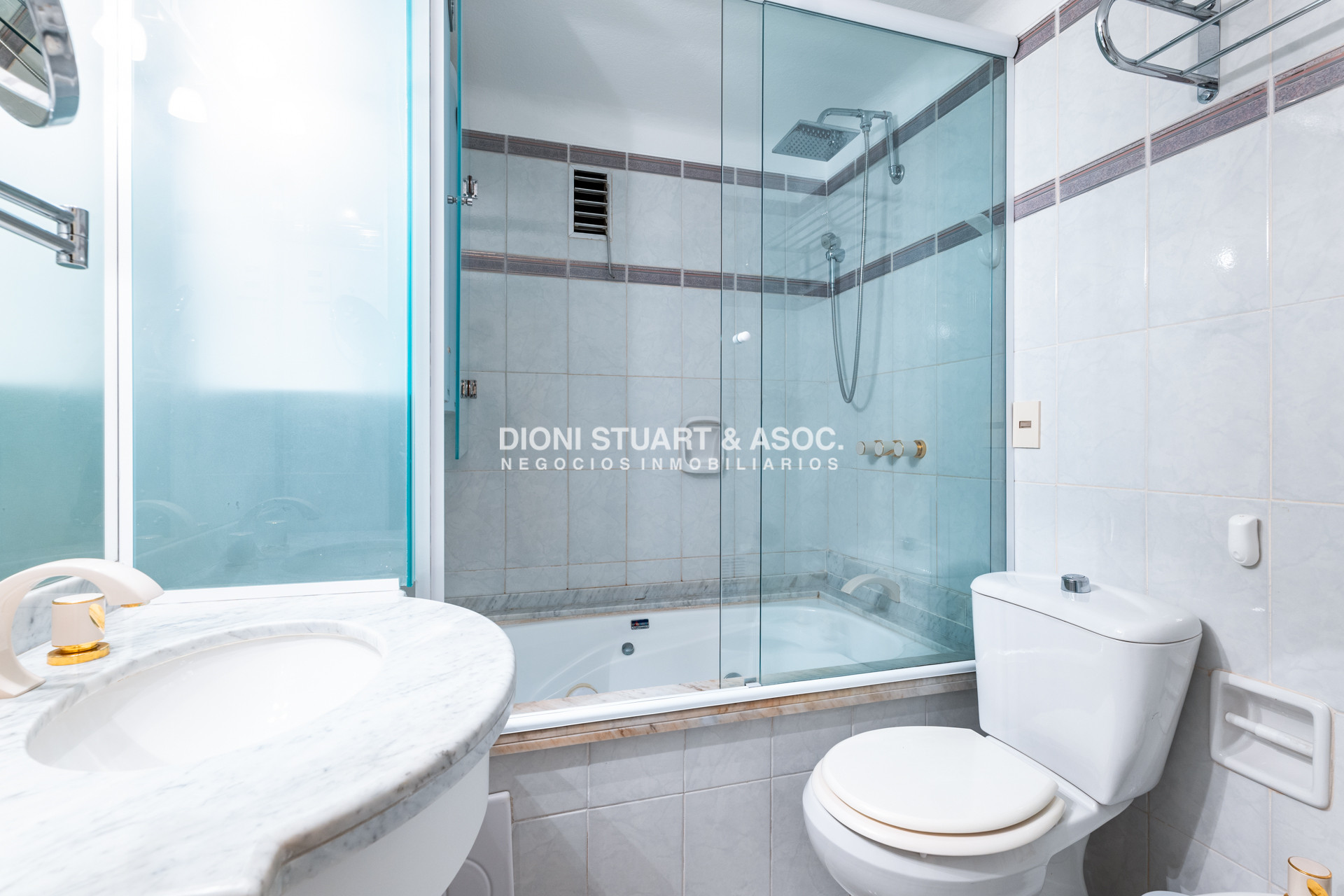 Apartamento ID.909 - DEPARTAMENTO EN VENTA DE 2 DORMITORIOS Y MEDIO - EDIFICIO LONG BEACH - TODOS LOS AMENITIES