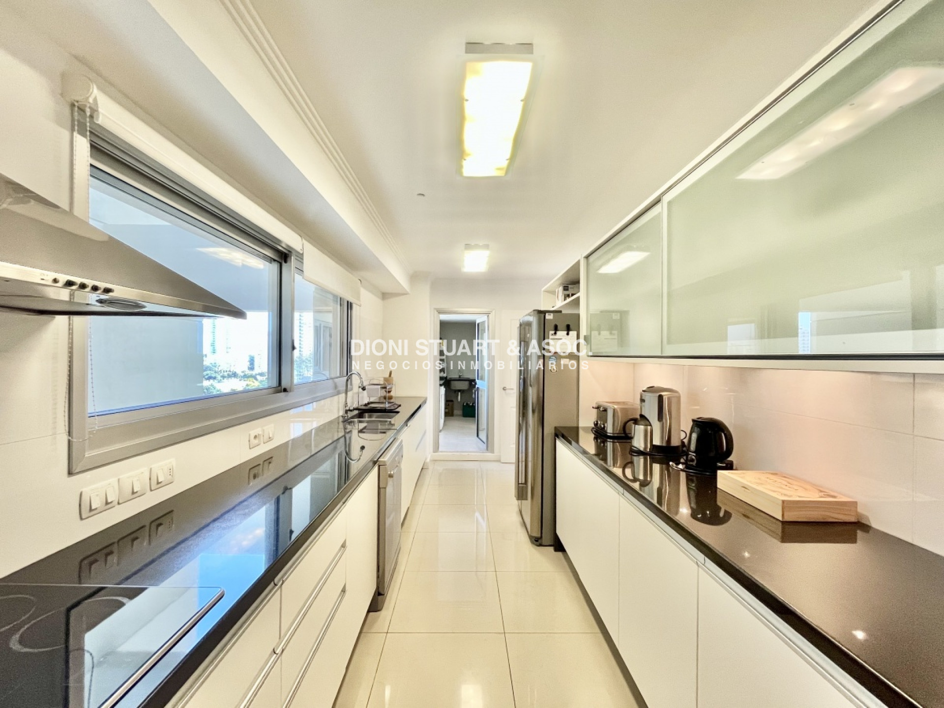 Apartamento ID.274 - Apartamento en Venta Torre Lobos - Primera Linea Playa Brava - 3 Dormitorios en Suite + Dependencia