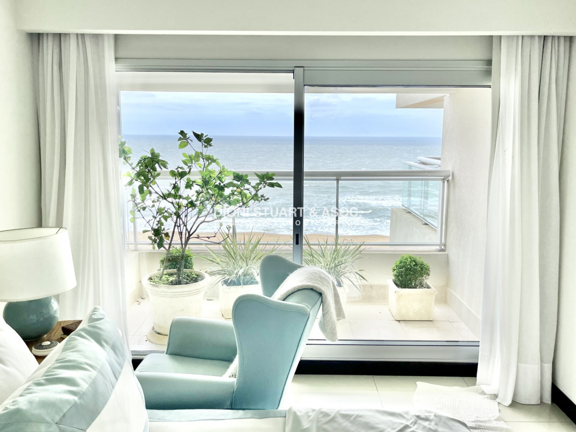 Apartamento ID.116 - Torre Lobos  -  Esquinero - En Venta