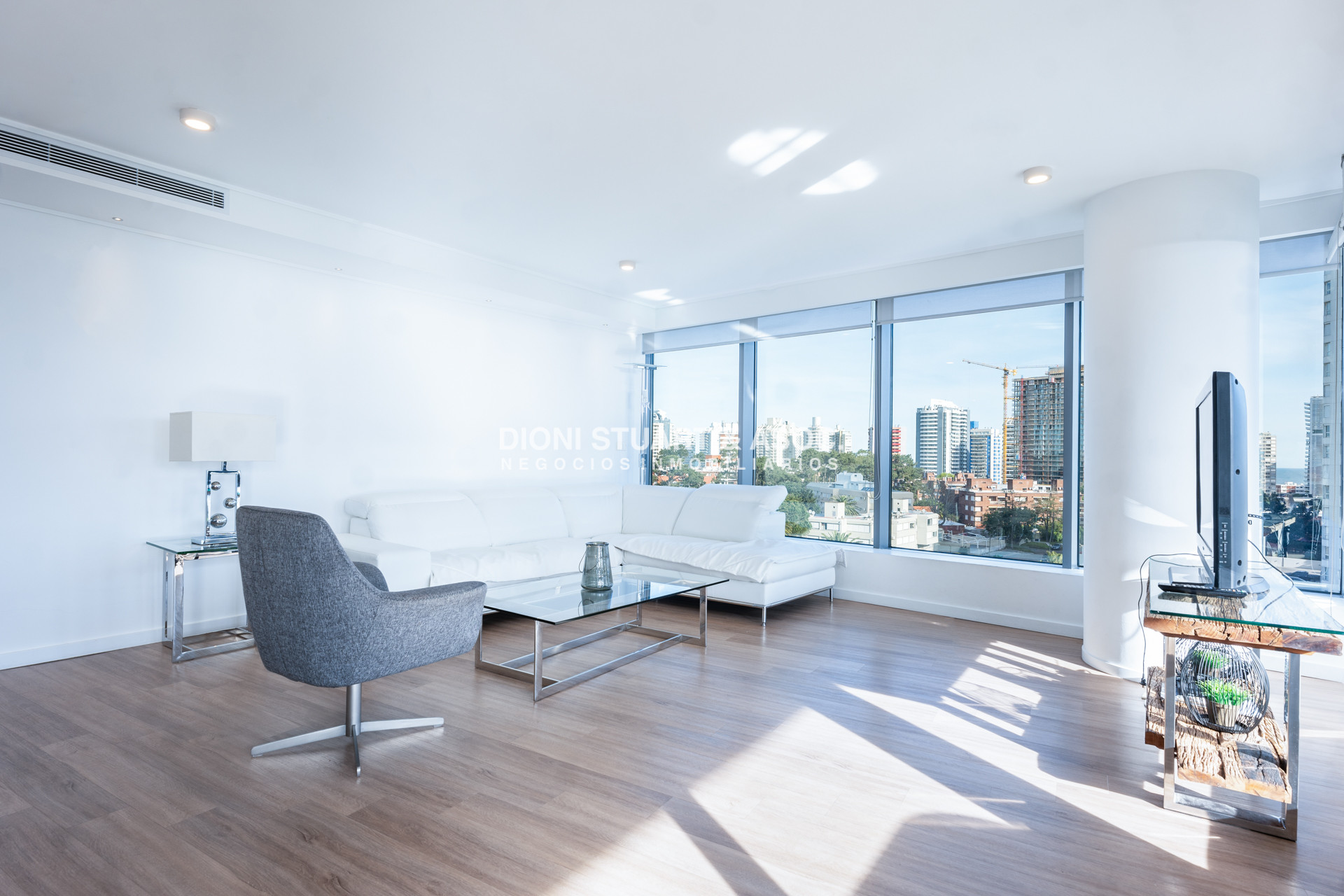 Apartamento ID.1114 - VENTA APARTAMENTO 3 DORMITORIOS EN SUITE - ALEXANDER BOULEVARD ESQUINERO 