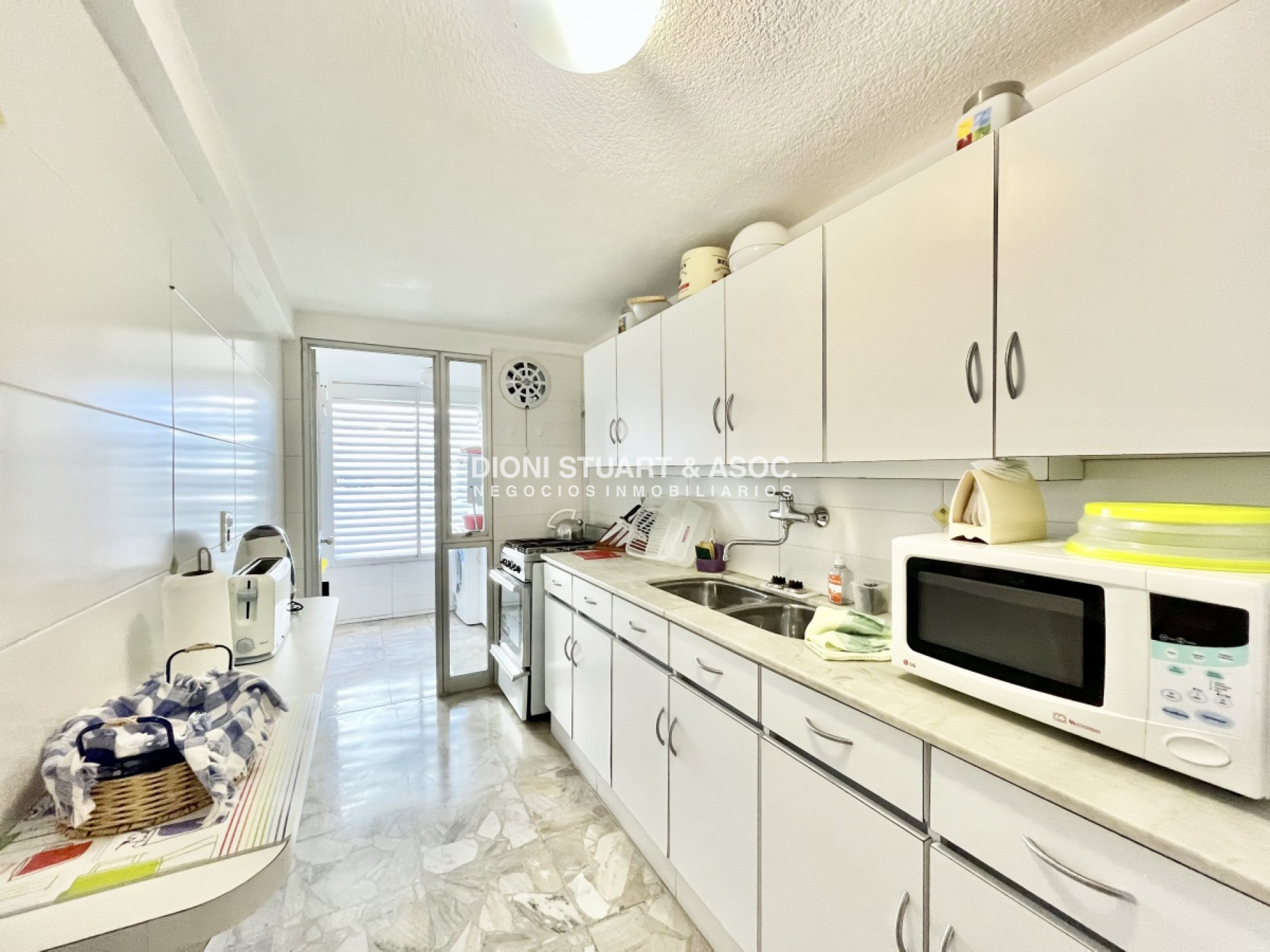 Apartamento ID.206 - Alquiler de Invierno Año 2025 - 2 Dormitorios y Medio + 2 Baños - Vista al Mar - Piscina Climatizada - Complejo Lincoln Center
