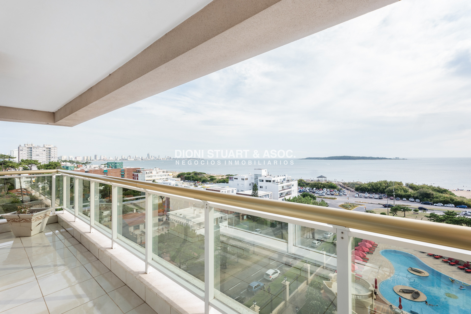 Apartamento ID.902 - DEPARTAMENTO EN VENTA EN LE JARDIN - ESQUINERO - 3 DORMITORIOS EN SUITE