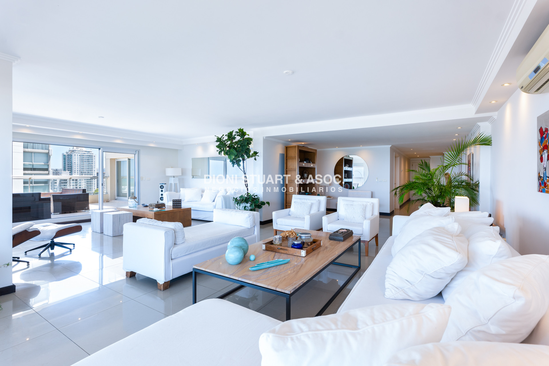 Apartamento ID.839 - Torre Lobos Esquinero - 3 Dorm en suite + Dep.