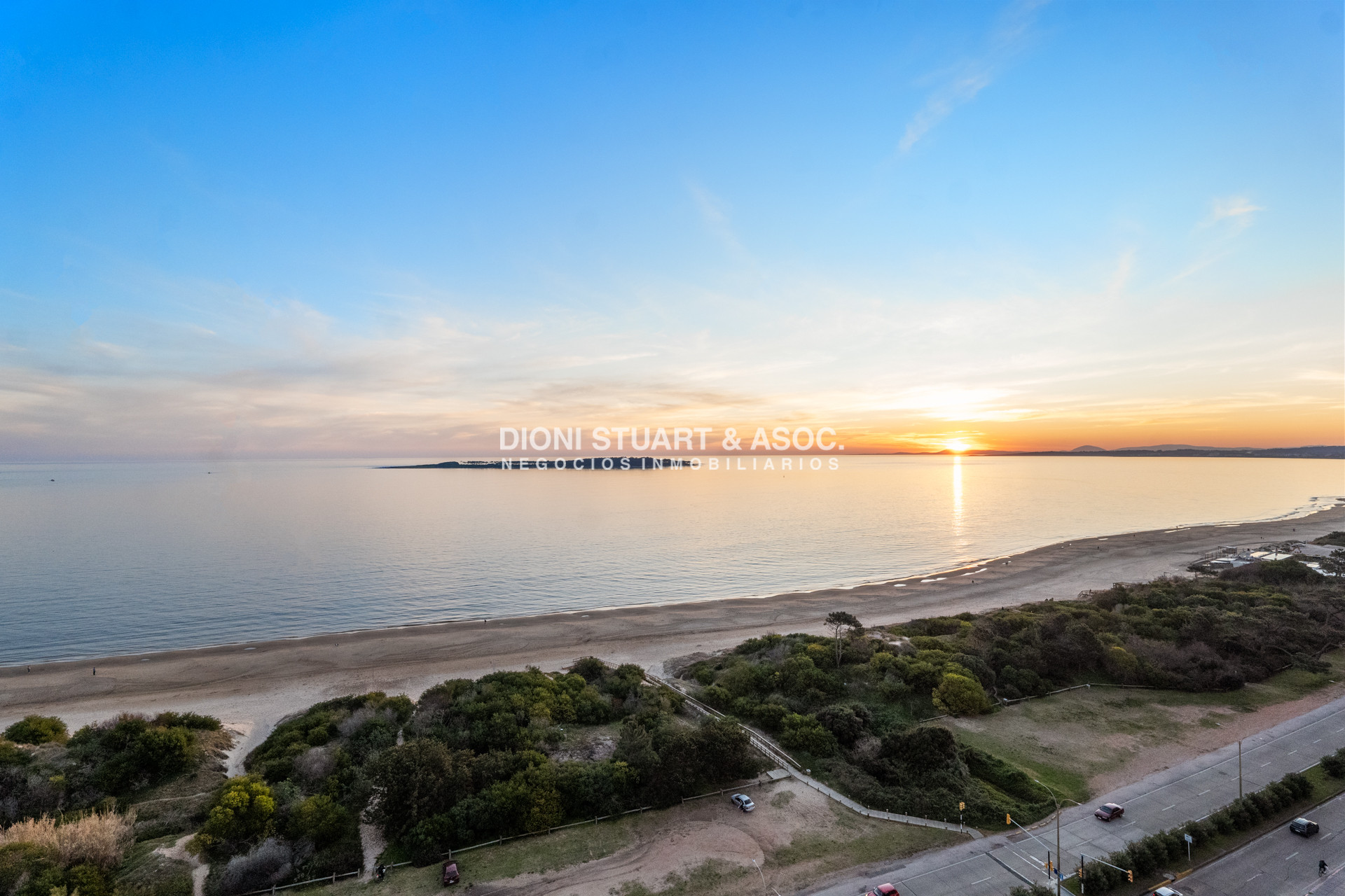 Apartamento ID.1055 - VENTA APARTAMENTO 6 DORMITORIOS - TEQUENDAMA I - PENT HOUSE DUPLEX - PLAYA MANSA 
