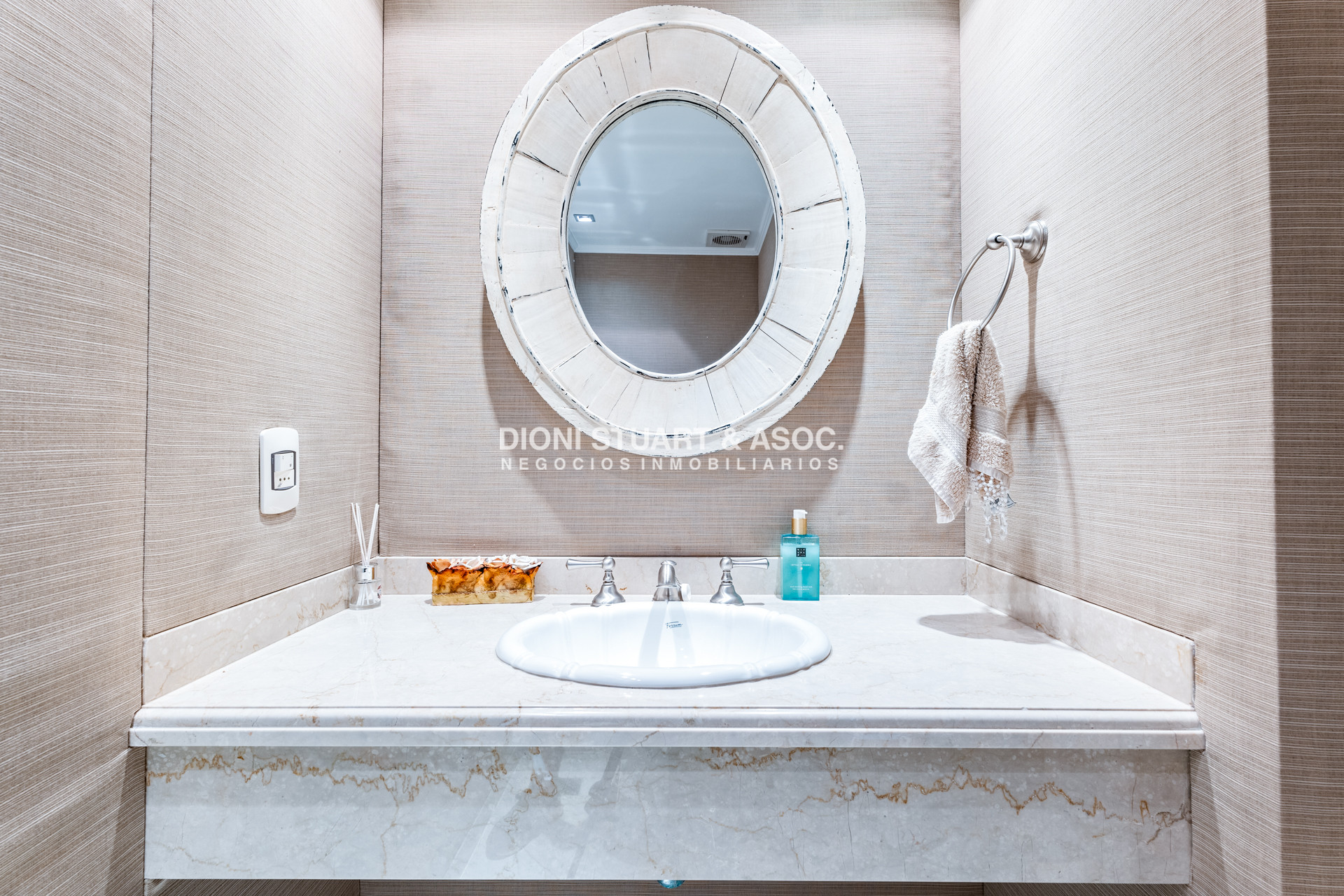 Apartamento ID.902 - DEPARTAMENTO EN VENTA EN LE JARDIN - ESQUINERO - 3 DORMITORIOS EN SUITE