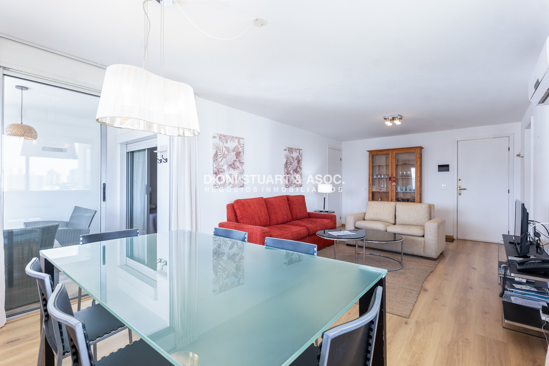 Apartamento ID.940 - DEPARTAMENTO EN VENTA CON PARRILLERO 3 DORMITORIOS RECICLADO - EDIFICIO CAP BRETON - PLAYA MANSA