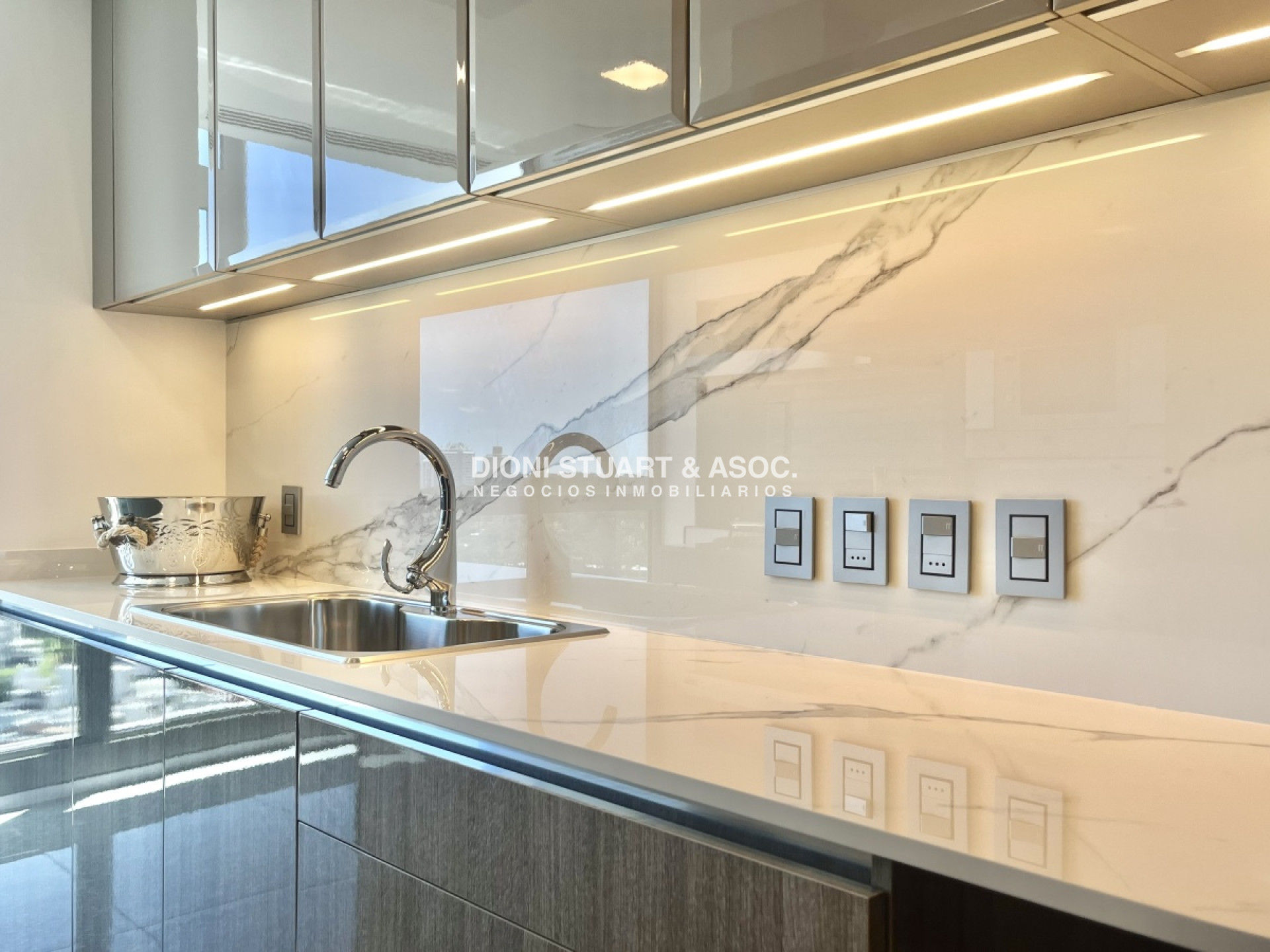 Apartamento ID.385 - Fendi Chateau - Piso Alto -  Esquinero a Punta del Este 