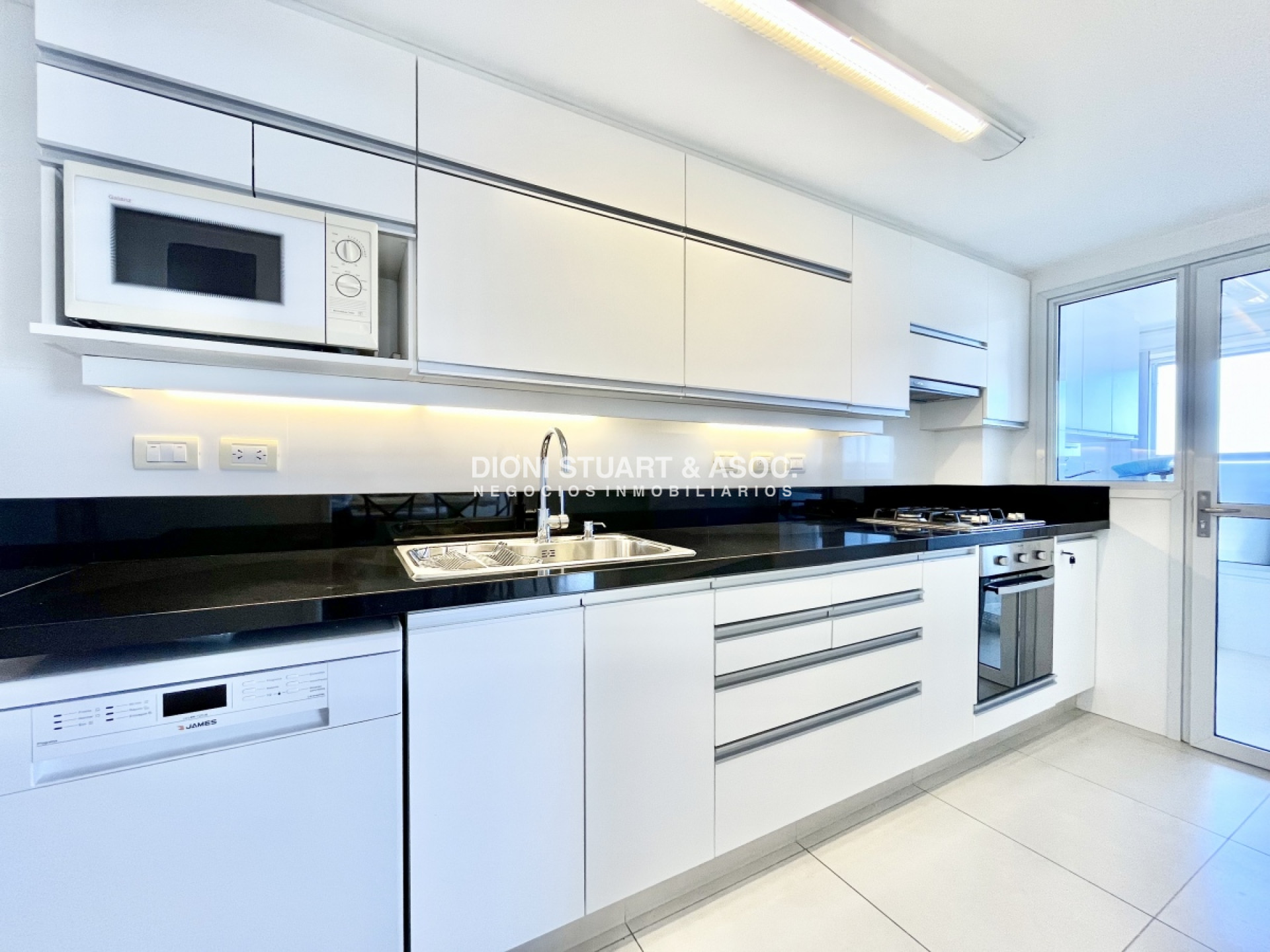 Apartamento ID.35 - Torre Washington En Venta - Complejo Lincoln Center - Totalmente Reciclado - 3 Dormitorios - Punta del Este