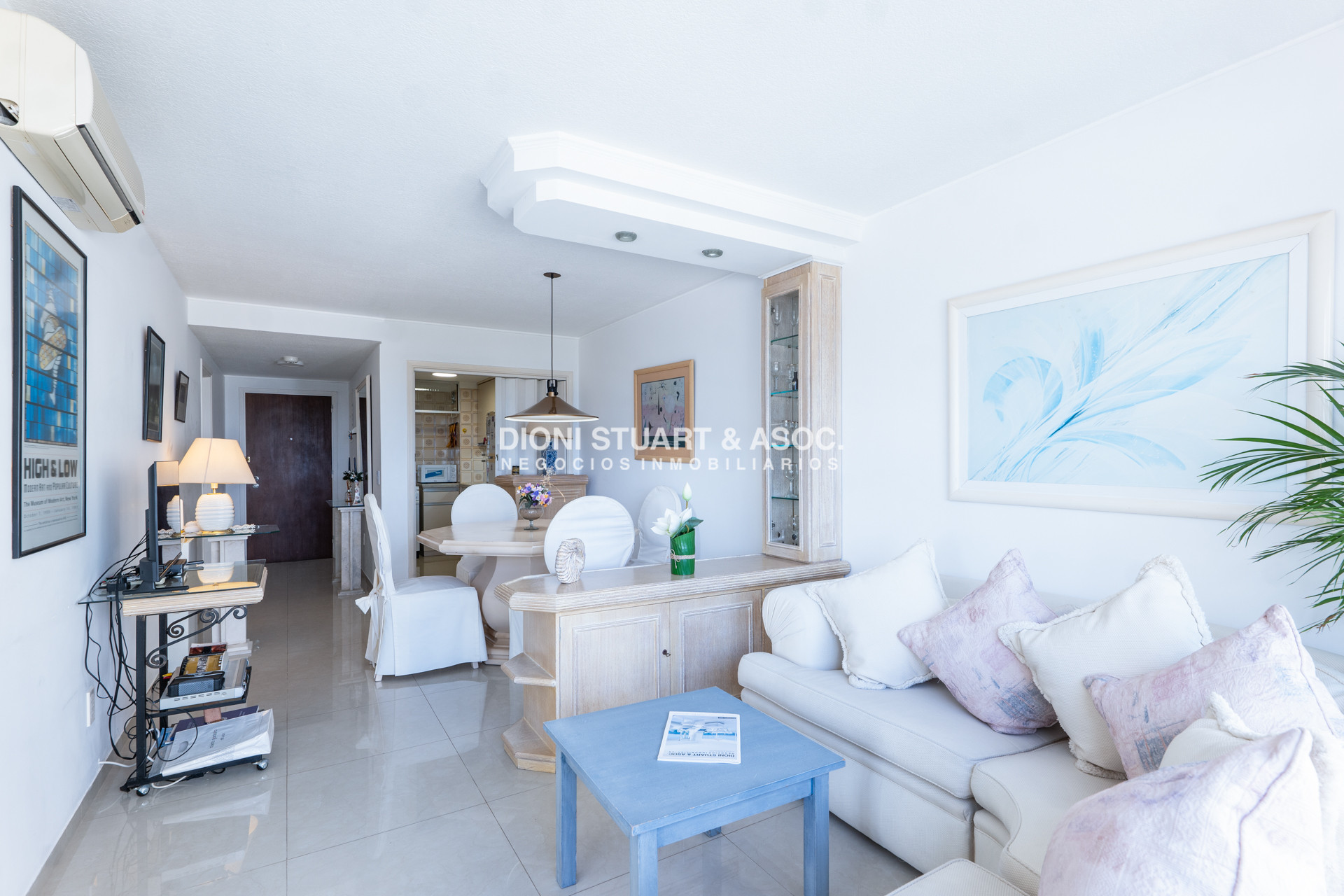 Apartamento ID.1058 - VENTA APARTAMENTO 1 DORMITORIO Y MEDIO - PLAYA MANSA - RECICLADO - COMPLEJO LINCOLN CENTER