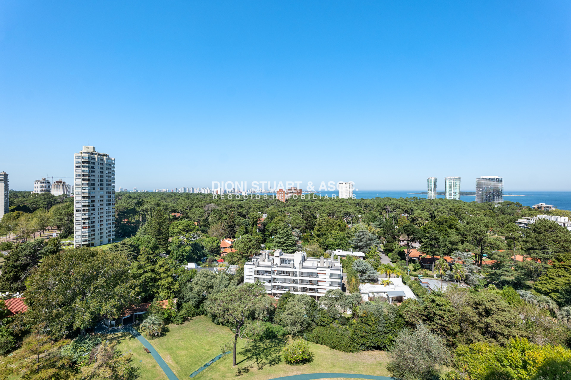Apartamento ID.926 - DEPARTAMENTO CON VISTA AL MAR - 2 DORMITORIOS - PARQUEMAR ROOSEVELT - RECICLADO