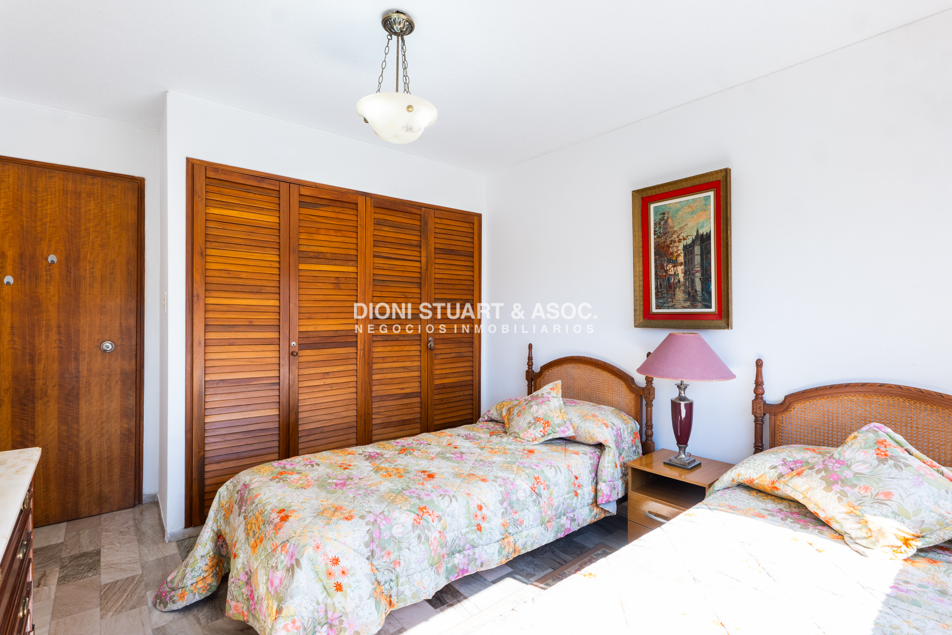 Apartamento ID.776 - Apartamento en Roosevelt Center en Venta - 3 Dormitorios y Dep.