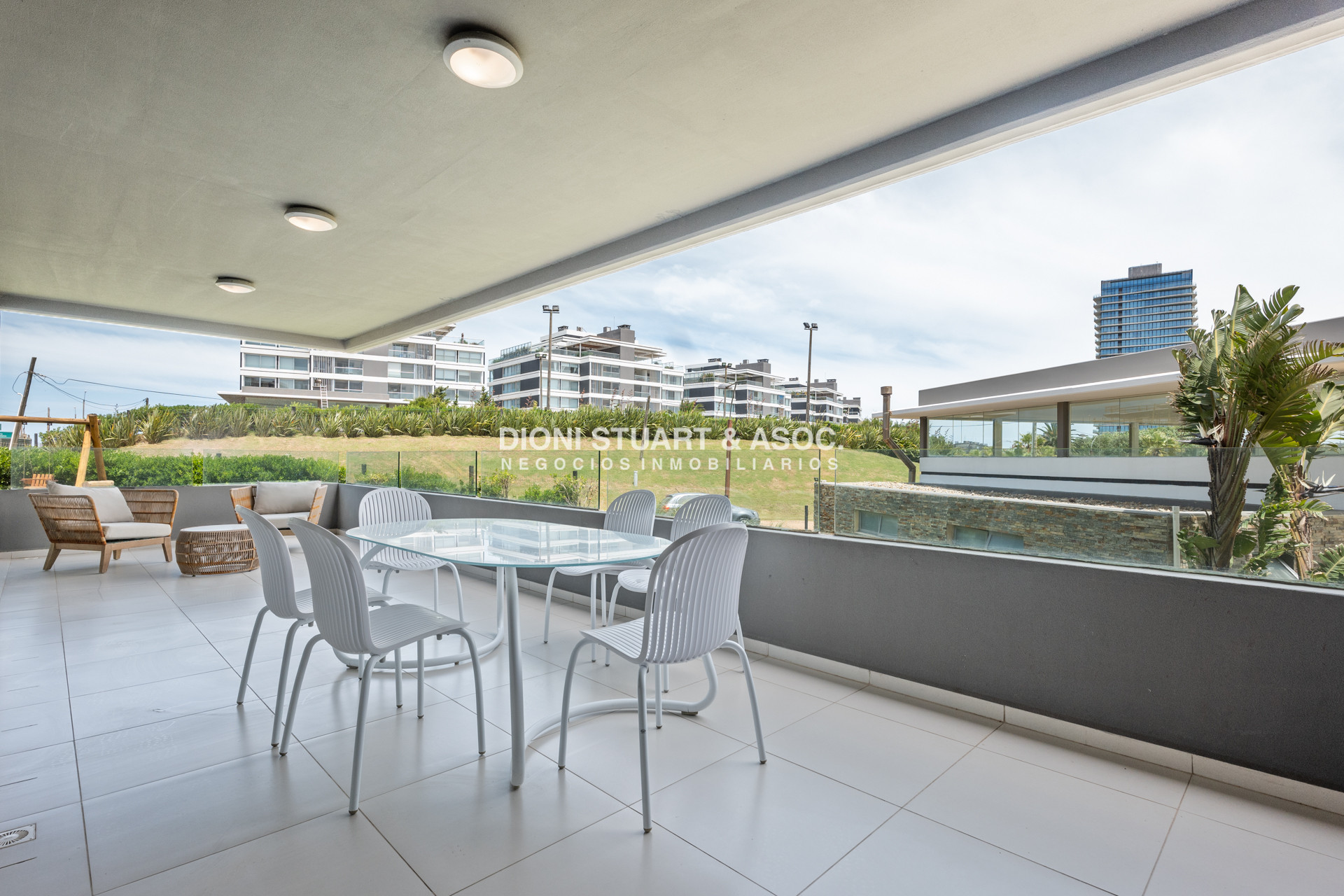 Apartamento ID.874 - Tiburon Terrazas Barra SS - Semi piso con piscina