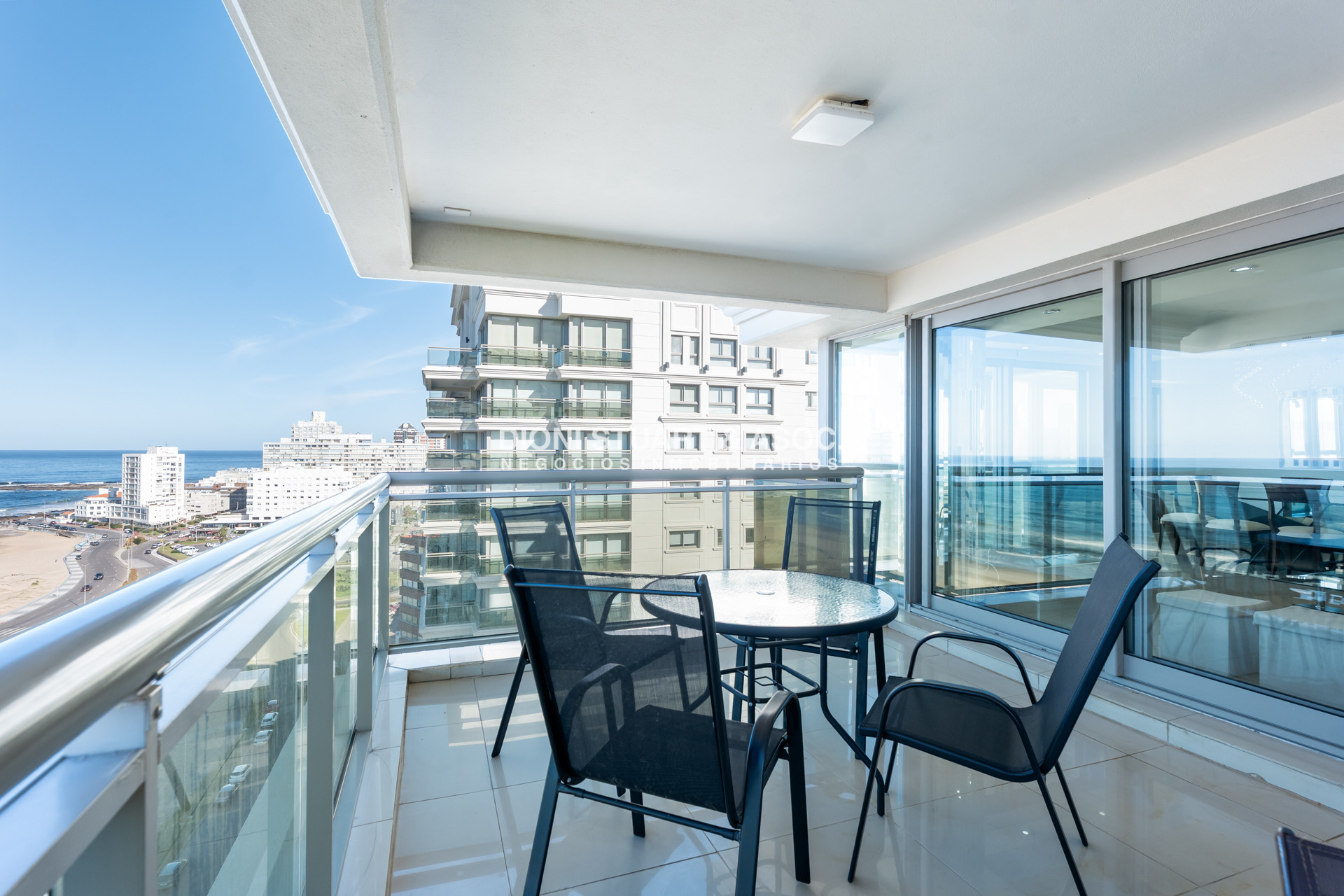 Apartamento ID.983 - IMPERIALE I EN VENTA - APARTAMENTO ESQUINERO - 3 DORM EN SUITE + DEP.