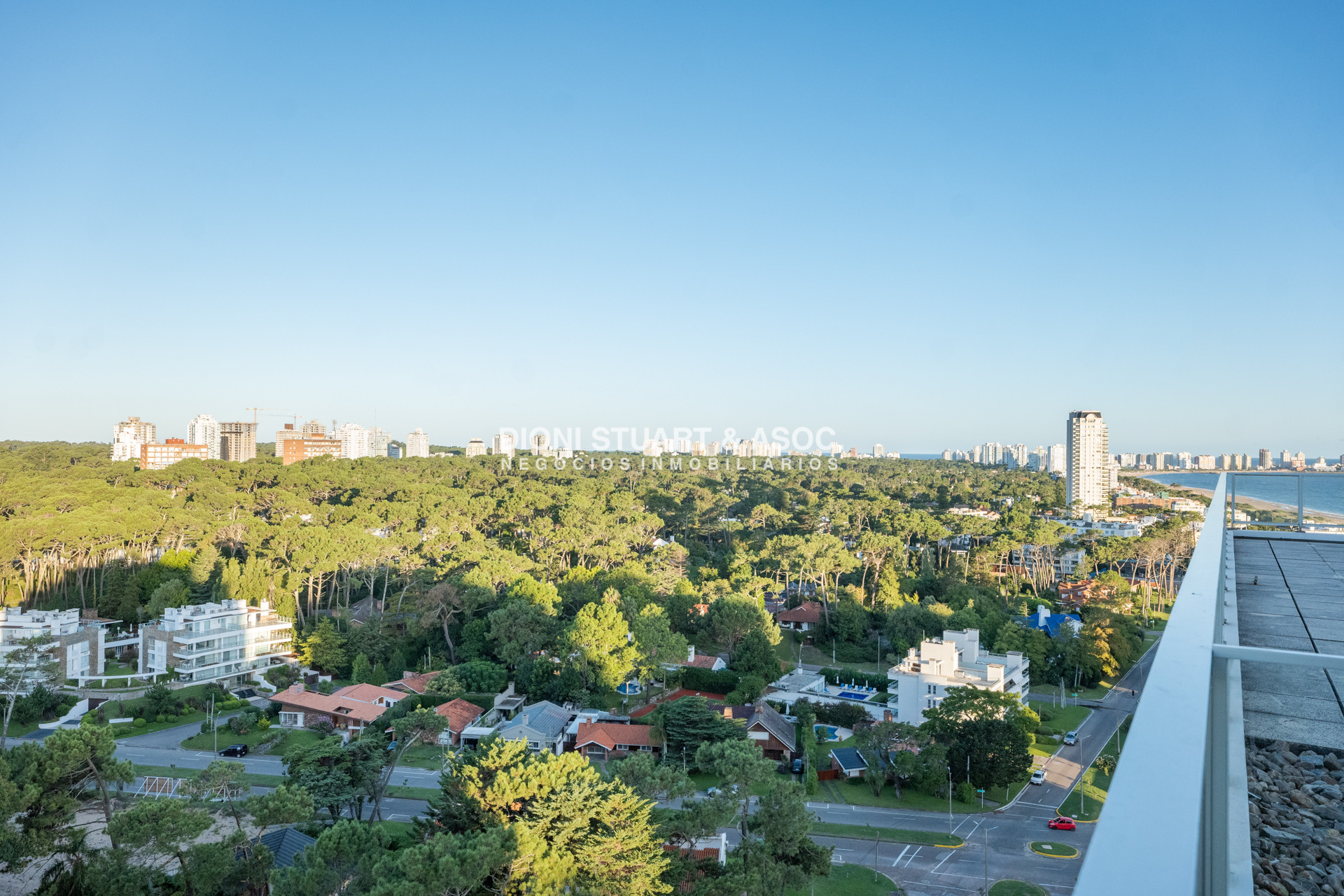 Apartamento ID.922 - PENT HOUSE DUPLEX EN LA MANSA - 4 DORM Y DEP - COMPLEJO LINCOLN CENTER - TORRE WILSON
