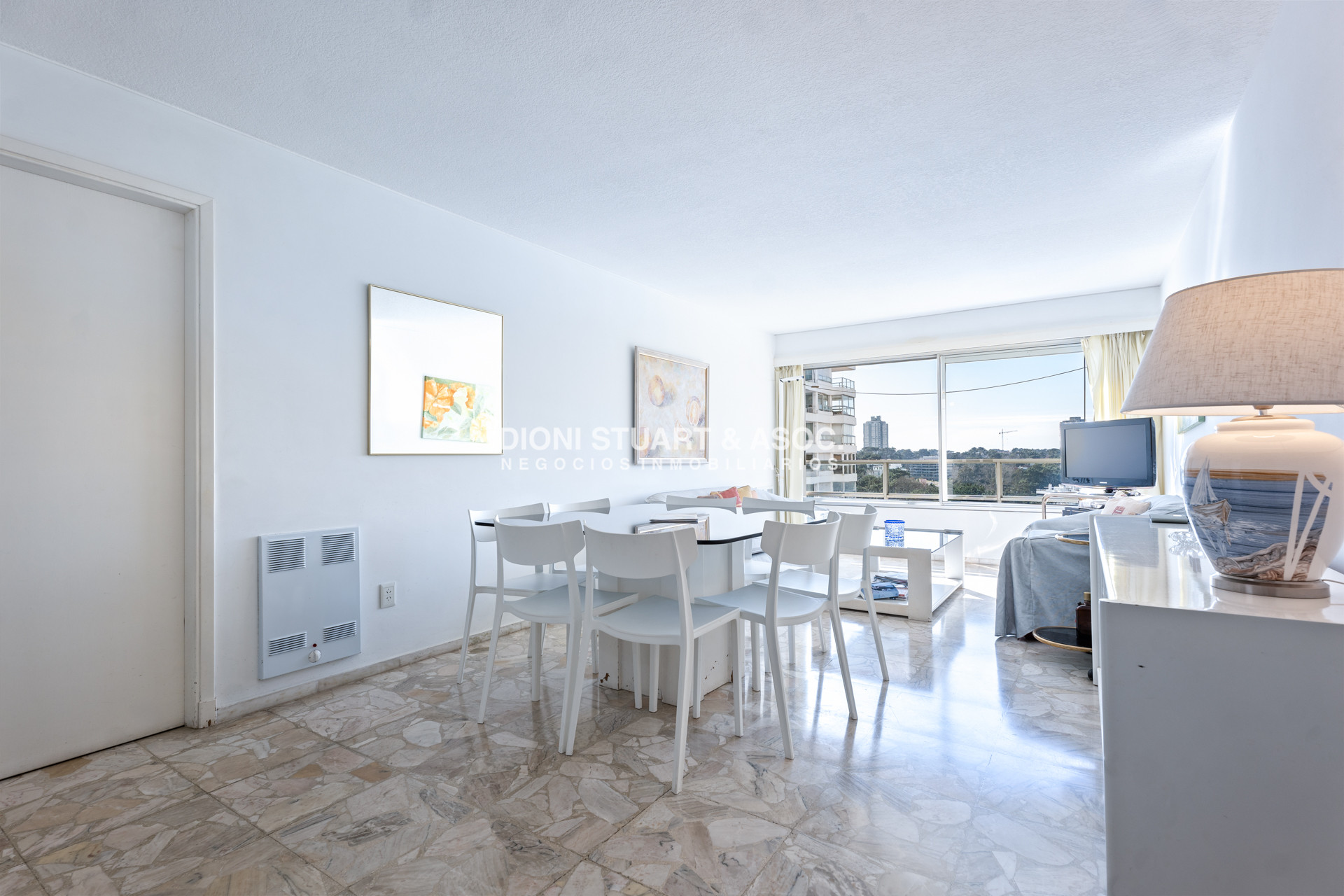Apartamento ID.1046 - VENTA APARTAMENTO 2 DORMITORIOS Y MEDIO - PLAYA MANSA - COMPLEJO LINCOLN CENTER