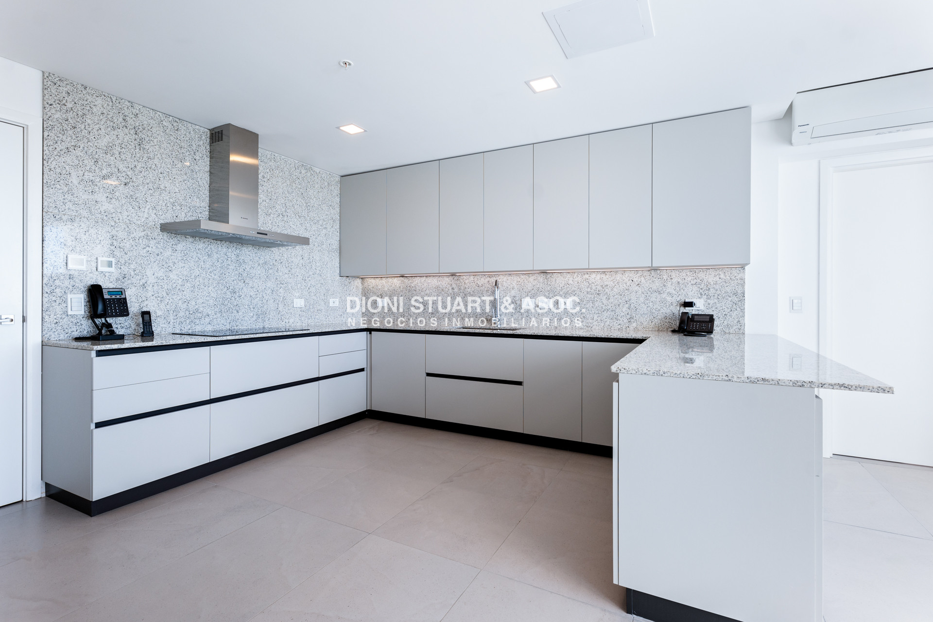 Apartamento ID.829 - DEPARTAMENTO EN VENTA EN LE PARC III UNIFICADO - IMPONENTE