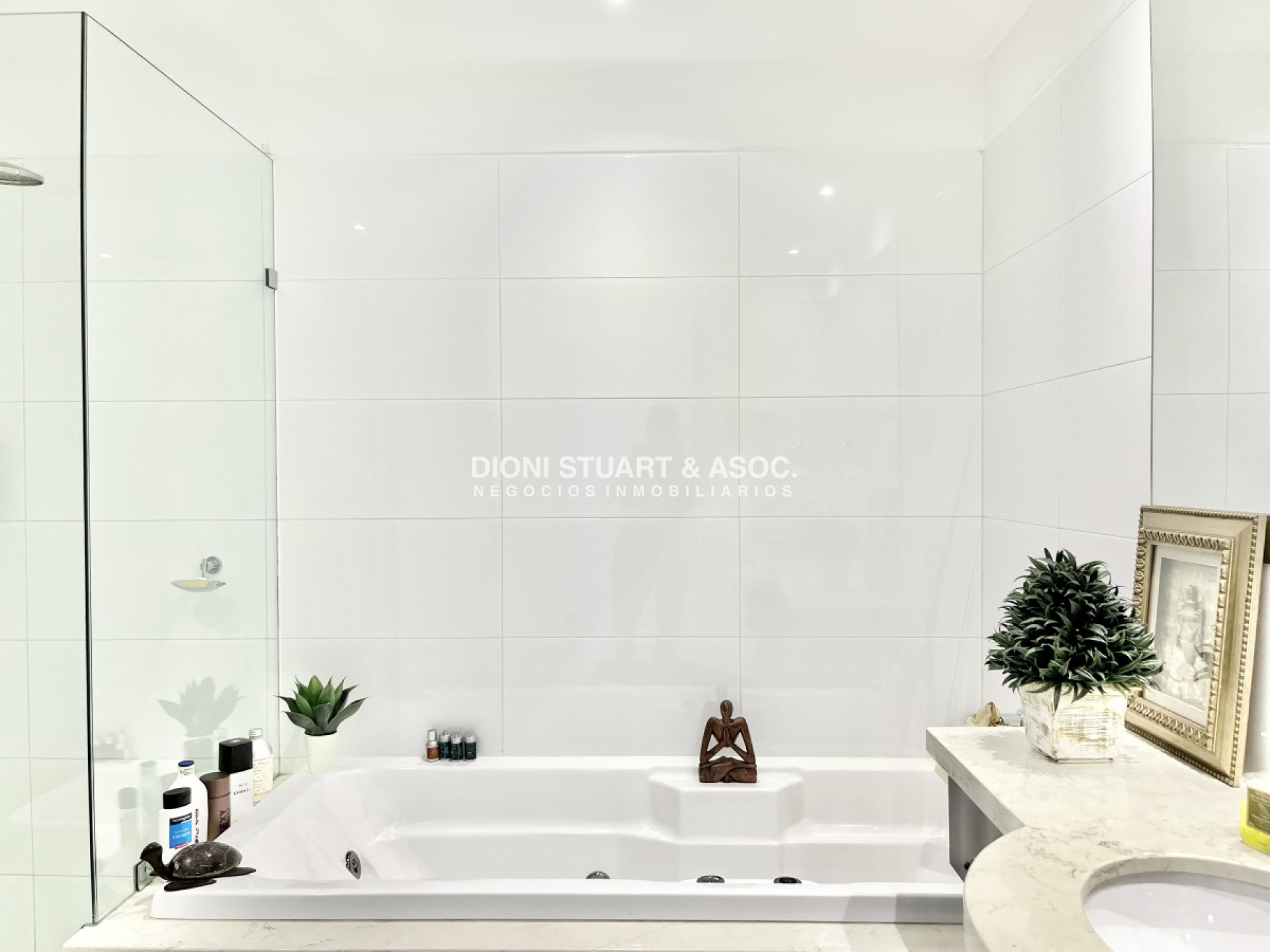 Apartamento ID.116 - Torre Lobos  -  Esquinero - En Venta