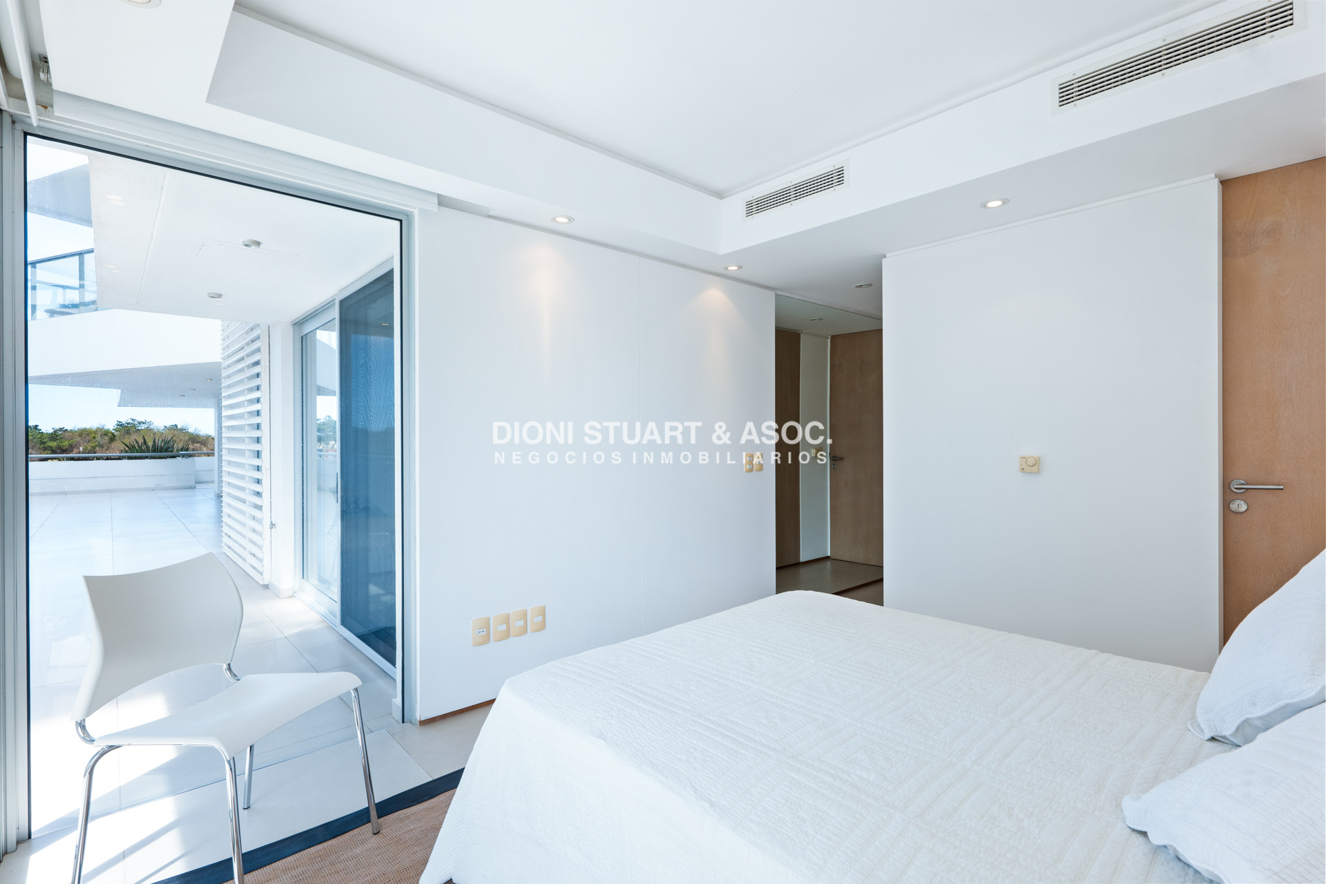 Apartamento ID.756 - DEPARTAMENTO PRIMERA LINEA BRAVA - 4 DORMS EN SUITE - MYTHOS