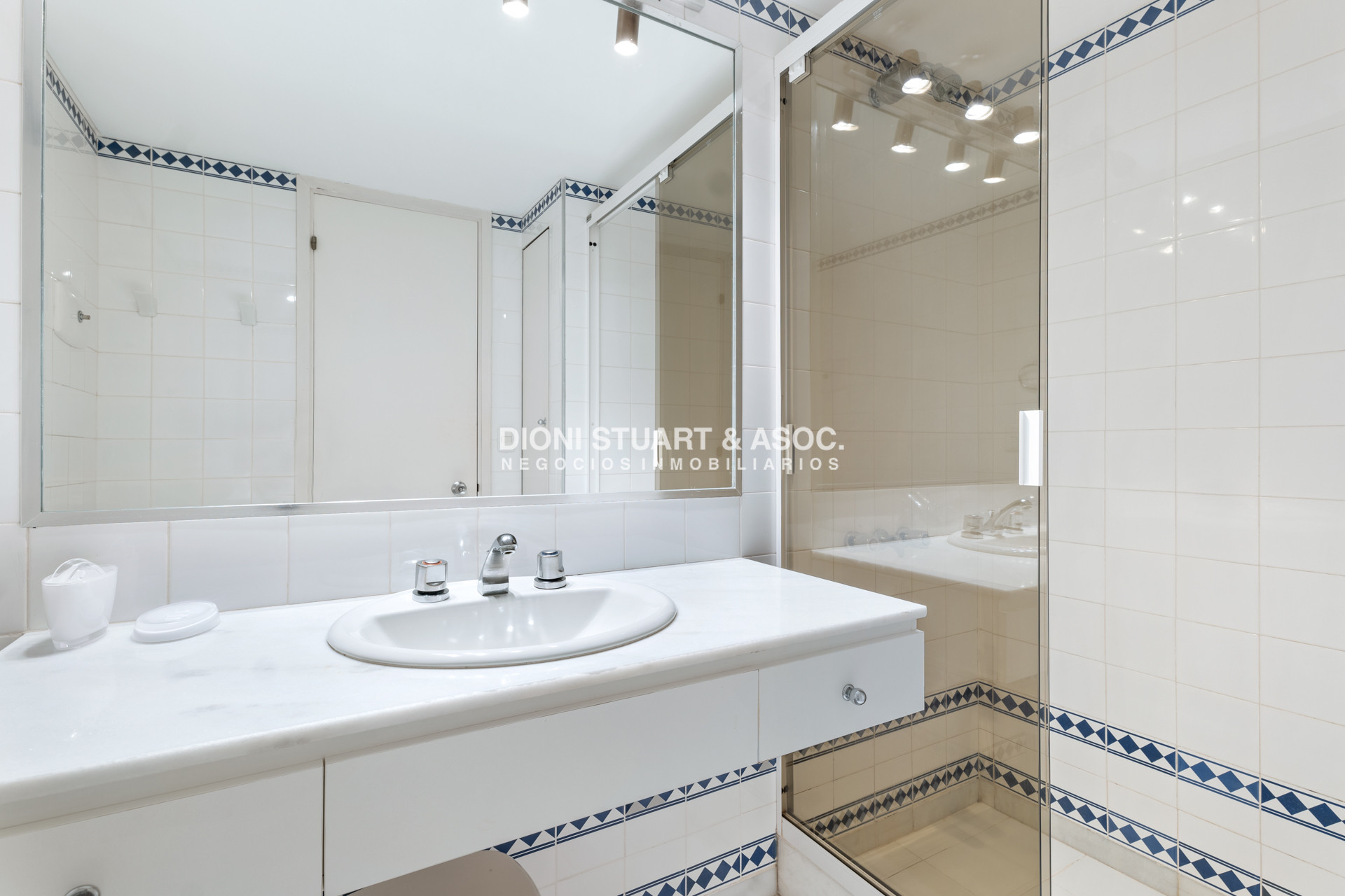 Apartamento ID.634 - Tiburon 2 - Piso Alto Lateral - 3 Dorm + Dep.