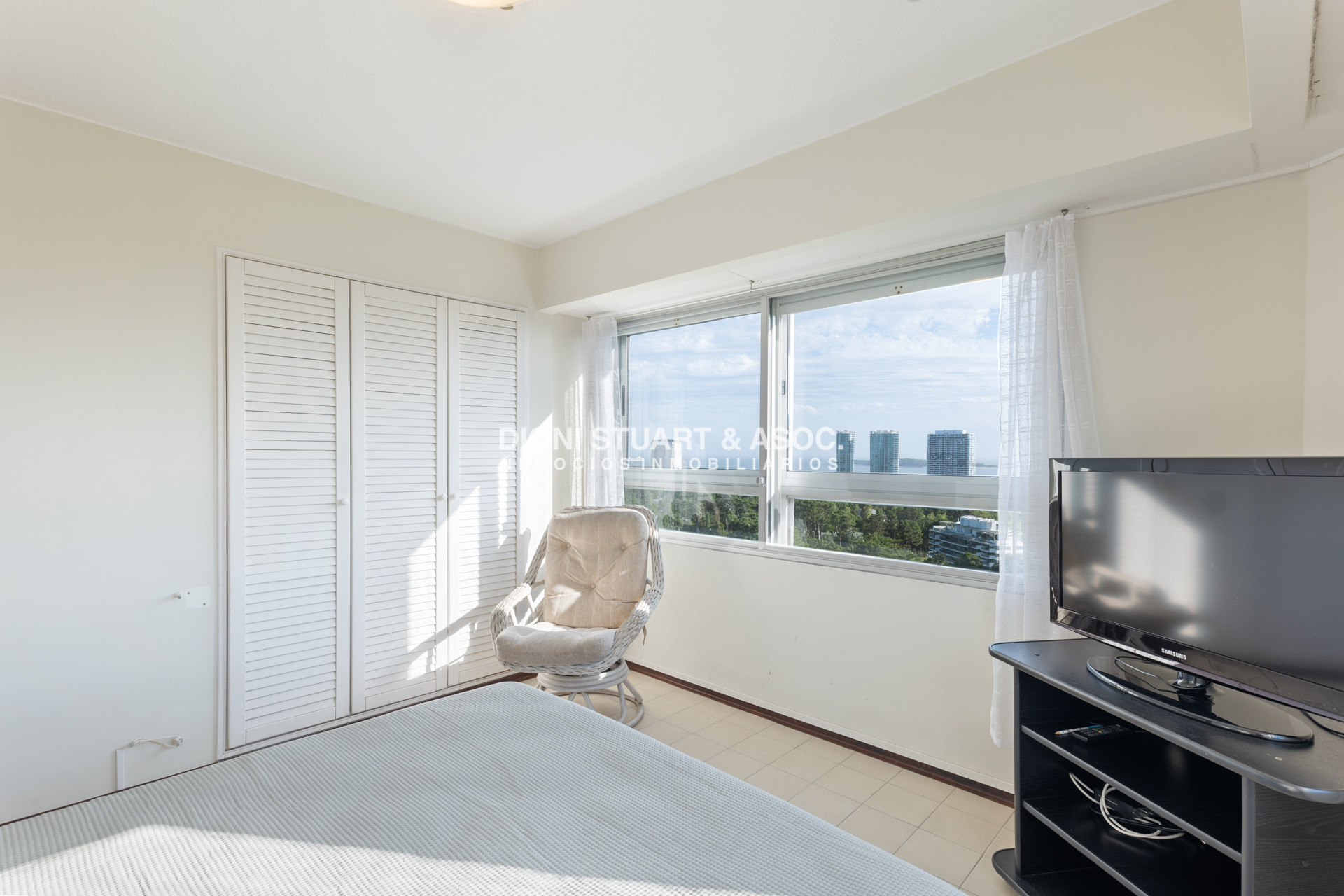 Apartamento ID.636 - Oportunidad - Apartamento en Roosevelt - 2 Dormitorios - Vista al Mar - Orientación Sol - Parquemar Roosevelt