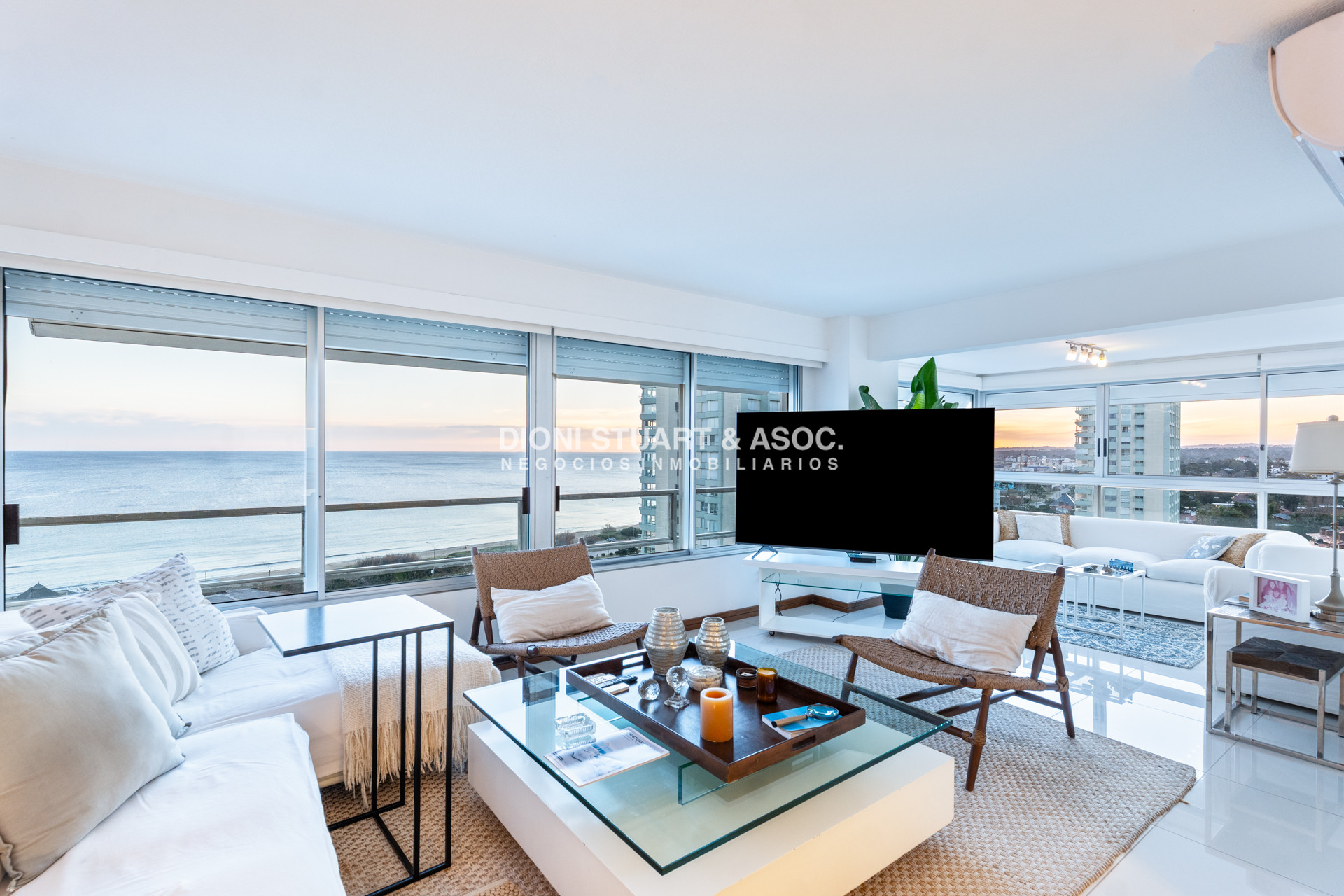 Apartamento ID.1033 - APARTAMENTO EN VENTA RECICLADO FRENTE AL MAR - 3 DORMITORIOS + DEPENDENCIA - TORRE JEFFERSON - COMPLEJO LINCOLN CENTER