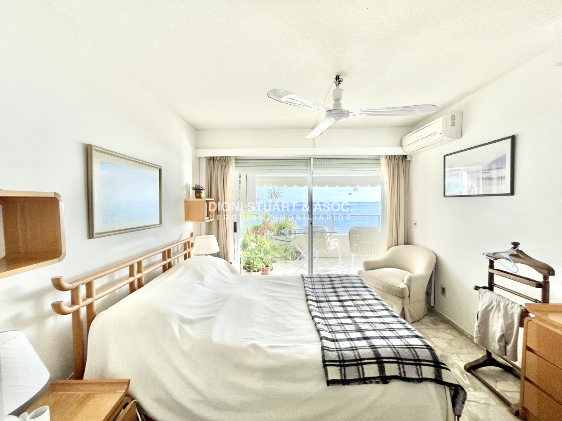 Apartamento ID.215 - APARTAMENTO EN ALQUILER 3 DORMITORIOS FRENTE AL MAR PLAYA MANSA - COMPLEJO LINCOLN CENTER