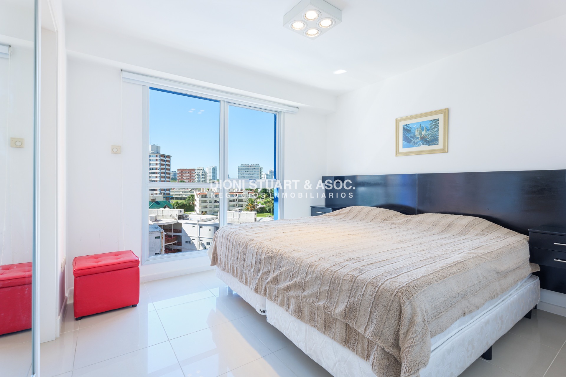 Apartamento ID.516 - APARTAMENTO EN VENTA EN PUNTA DEL ESTE - 2 DORMITORIOS - MODERNO - CERCA DEL MAR - EDIFICIO ARENAS DEL MAR