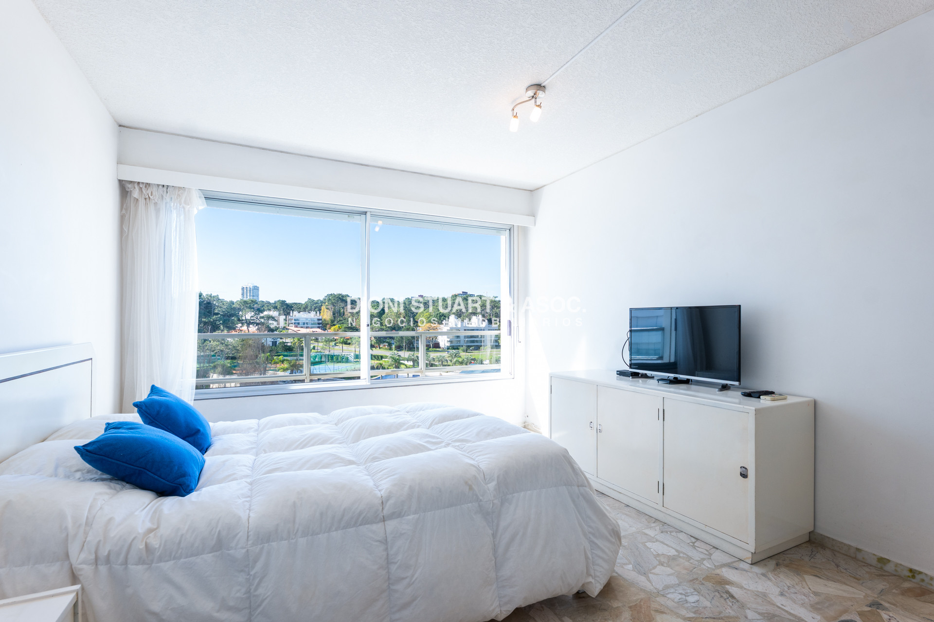 Apartamento ID.965 - APARTAMENTO EN VENTA FRENTE AL MAR PLAYA MANSA DE 2 DORMITORIOS Y MEDIO TODOS LOS AMENITIES - LINCOLN CENTER TORRE WASHINGTON