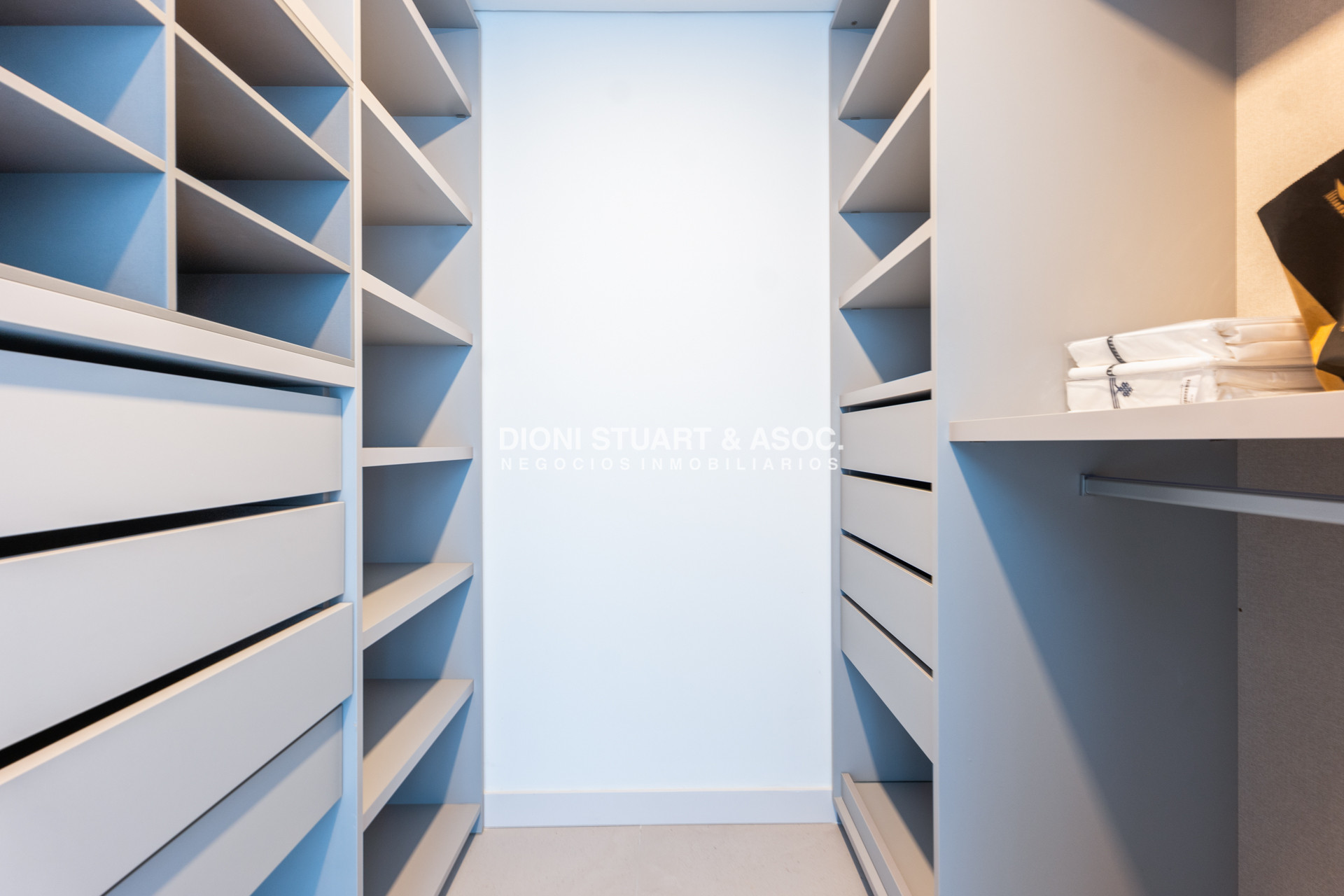 Apartamento ID.829 - DEPARTAMENTO EN VENTA EN LE PARC III UNIFICADO - IMPONENTE
