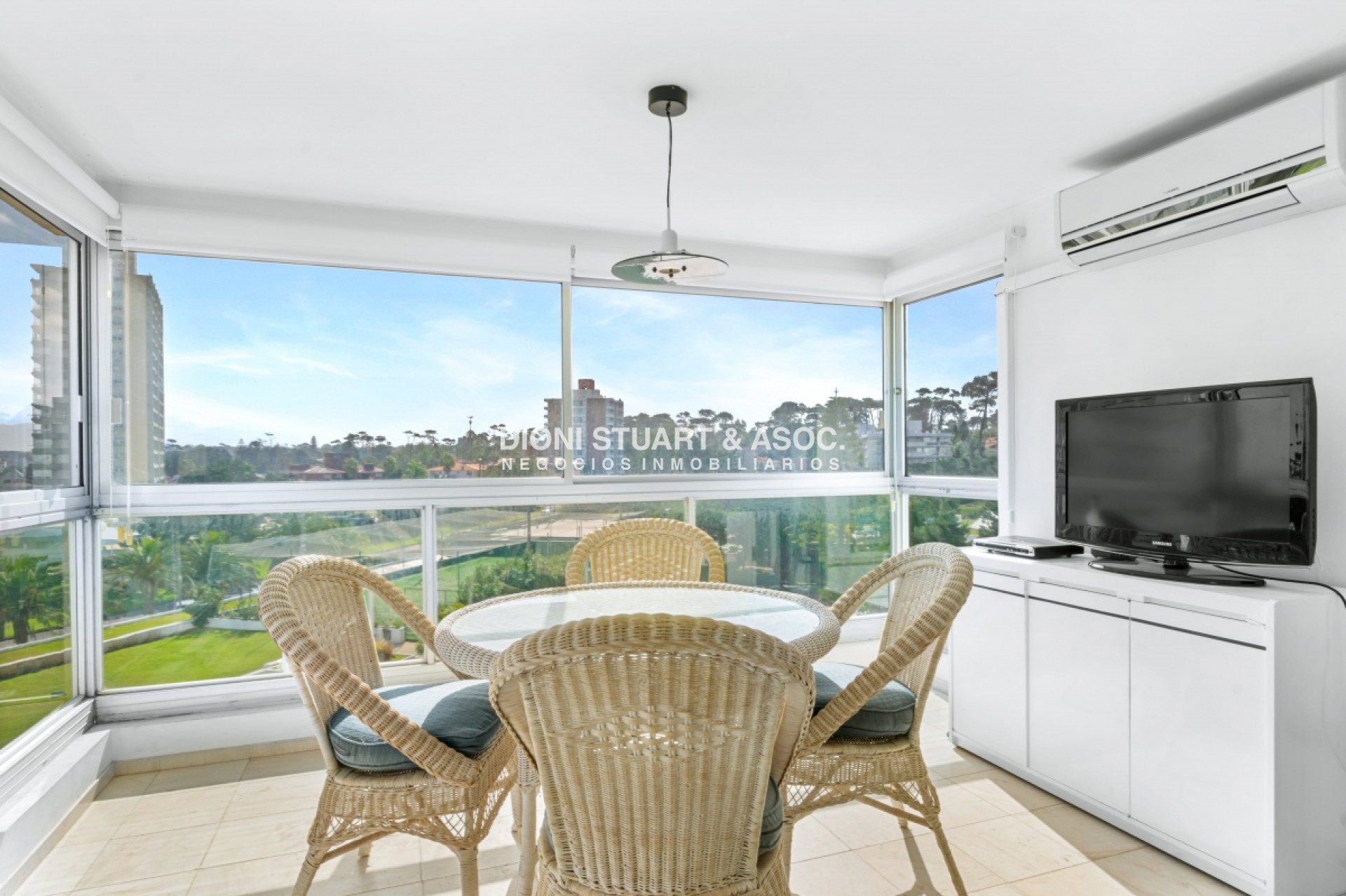 Apartamento ID.501 - APARTAMENTO EN VENTA FRENTE AL MAR 3 DORMITORIOS + DEPENDENCIA COMPLEJO LINCOLN CENTER TORRE JEFFERSON PLAYA MANSA